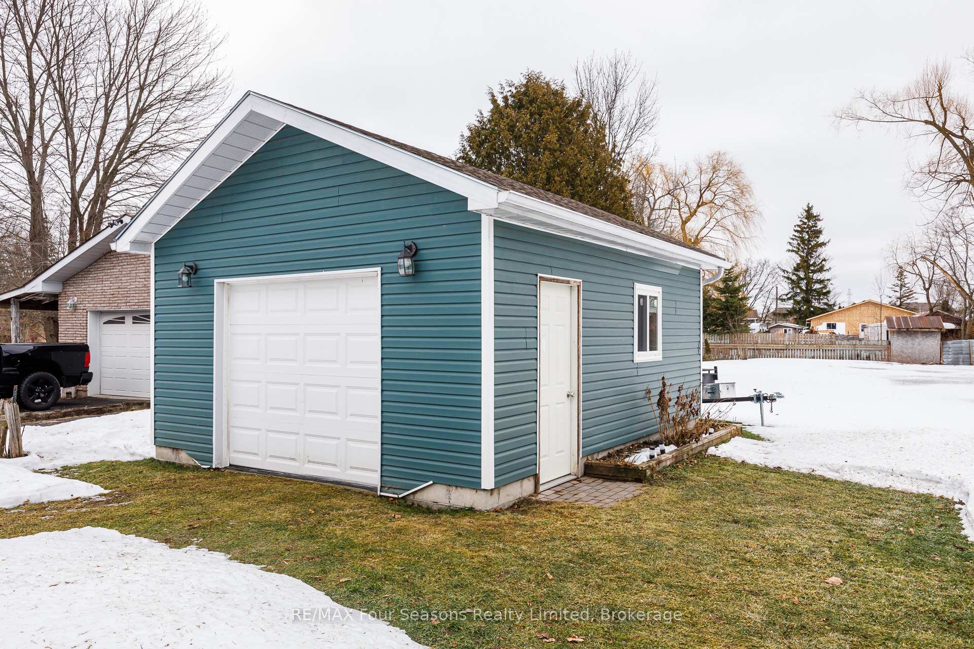 Photo 15 of 225 Christopher Street, Clearview, Stayner — HOMEH