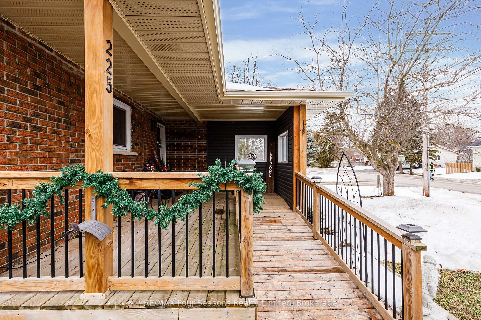 Photo 8 of 225 Christopher Street, Clearview, Stayner — HOMEH