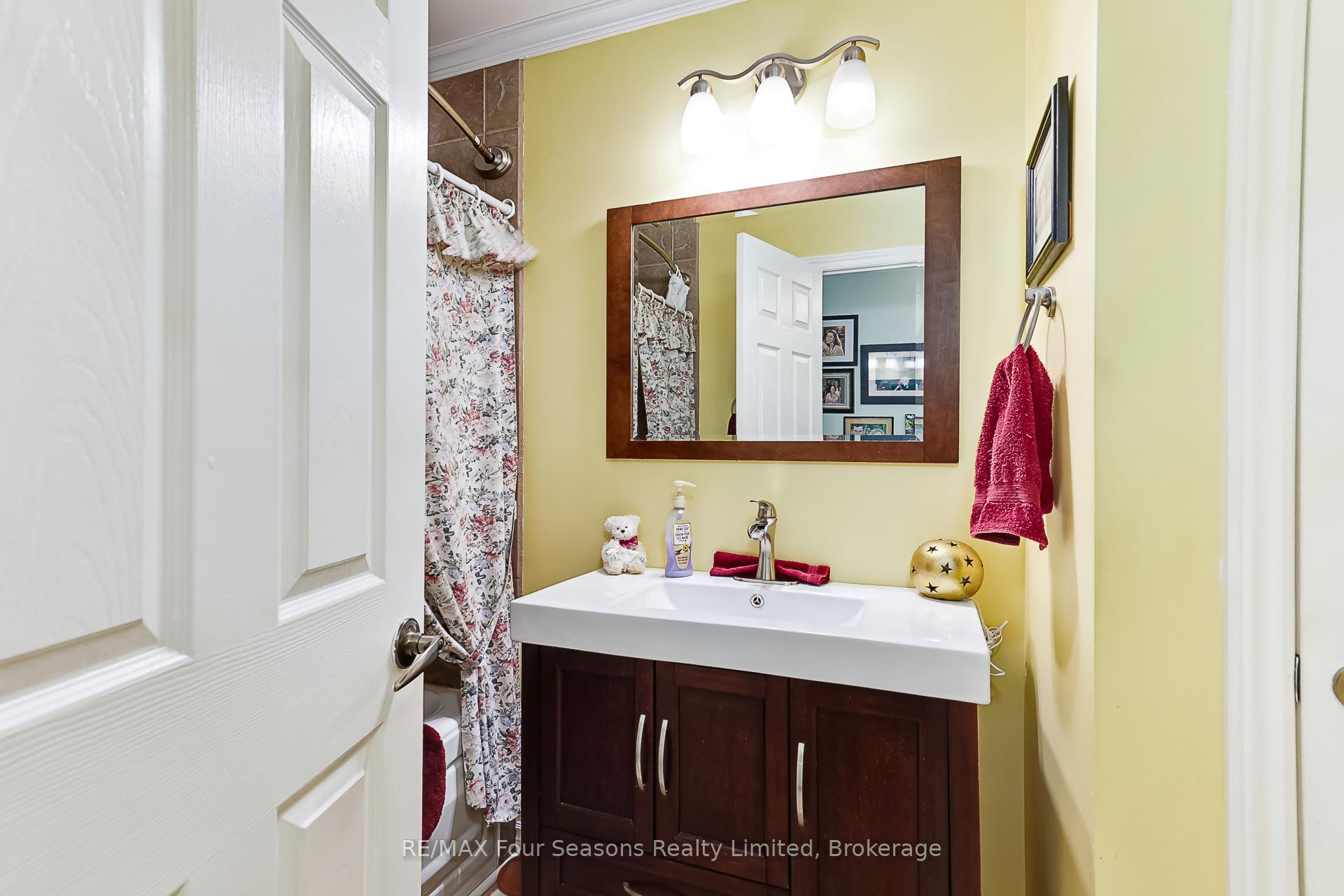Photo 25 of 225 Christopher Street, Clearview, Stayner — HOMEH