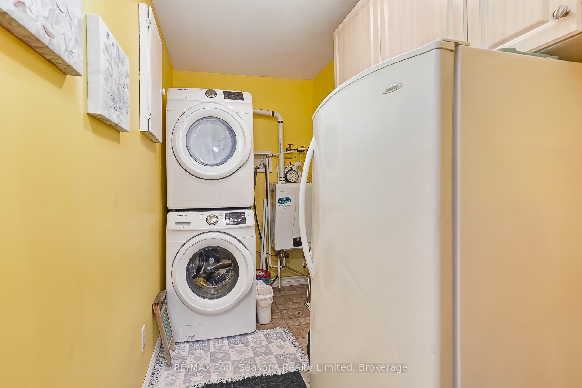Photo 20 of 225 Christopher Street, Clearview, Stayner — HOMEH