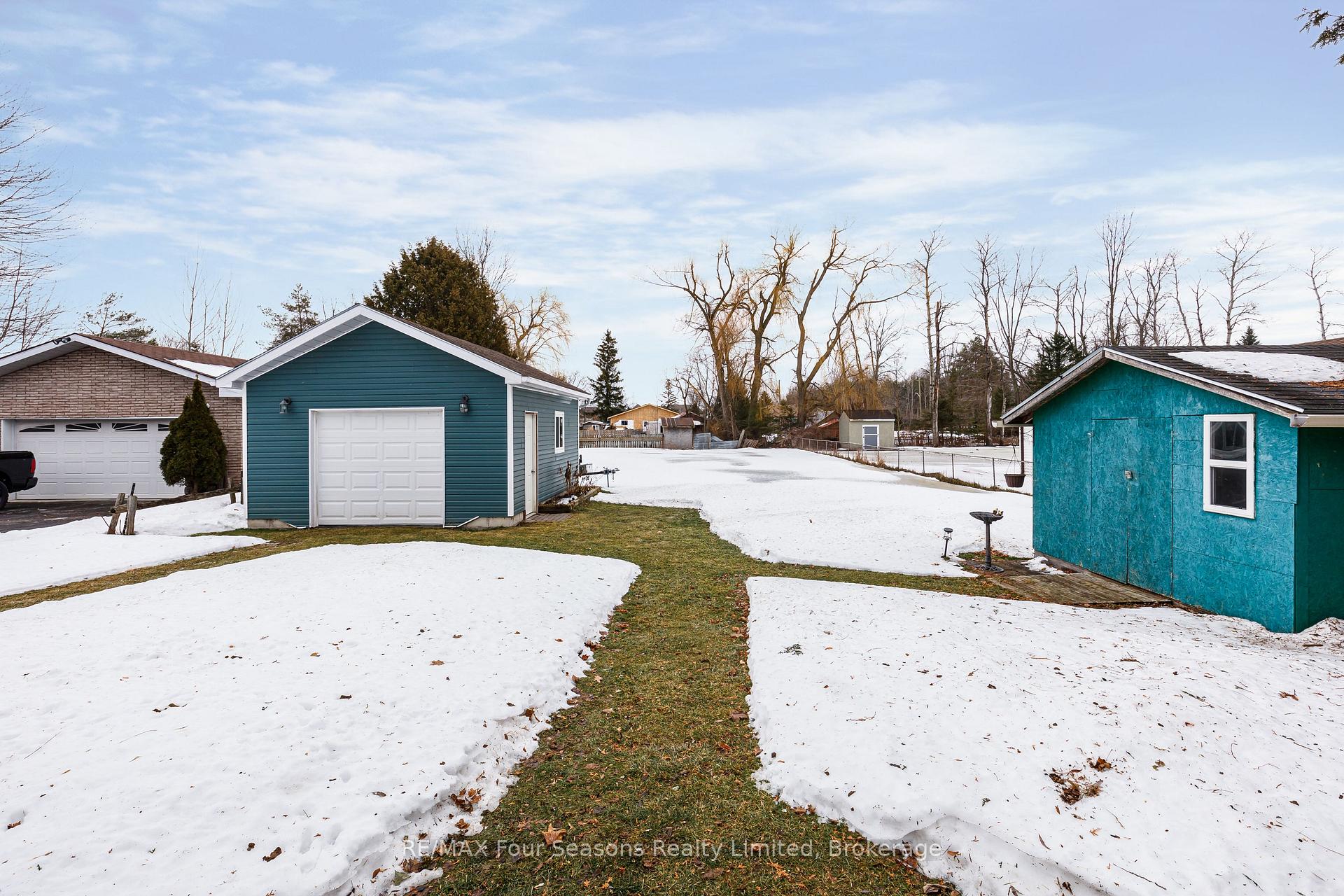 Photo 26 of 225 Christopher Street, Clearview, Stayner — HOMEH