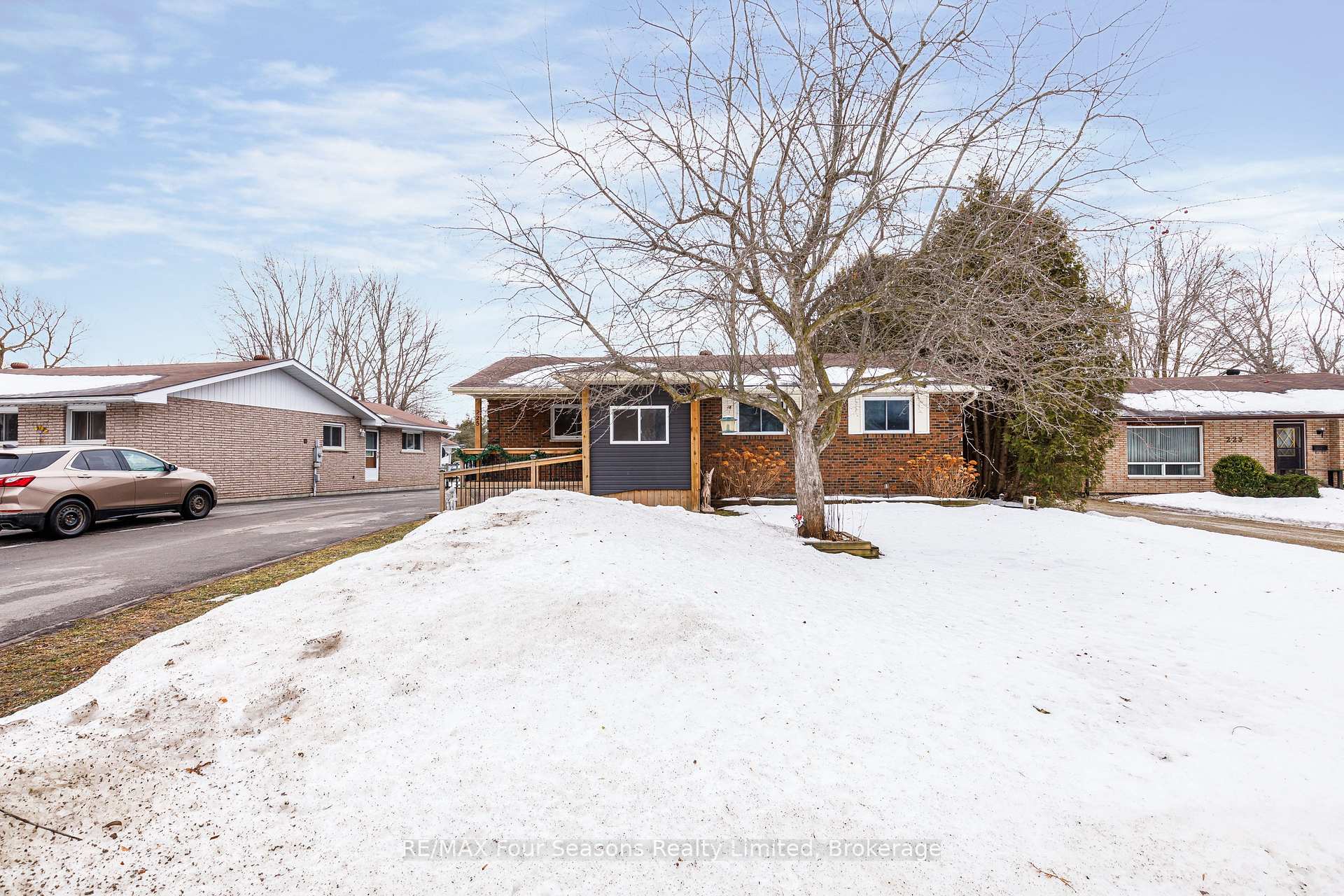 Photo 23 of 225 Christopher Street, Clearview, Stayner — HOMEH