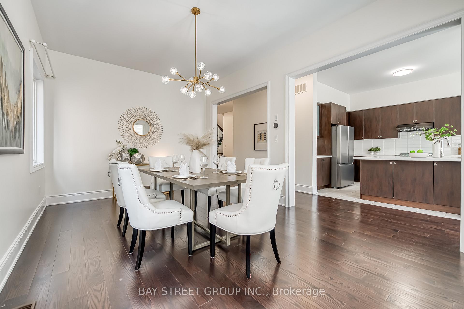 Photo 3 of 173 Conklin Crescent, Aurora, Rural Aurora — HOMEH