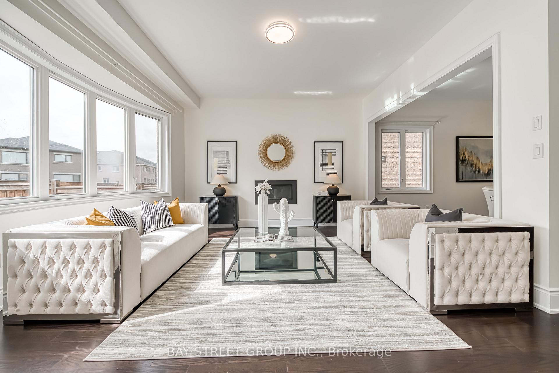 Photo 7 of 173 Conklin Crescent, Aurora, Rural Aurora — HOMEH