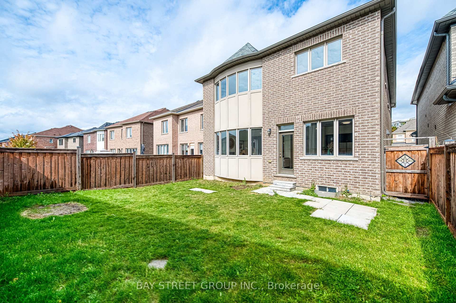 Photo 39 of 173 Conklin Crescent, Aurora, Rural Aurora — HOMEH