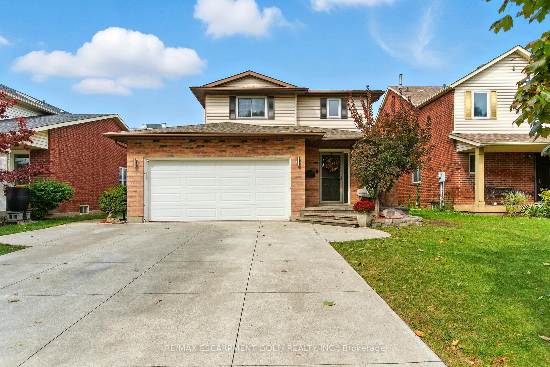 Front of 4511 St. Volodymyr Crescent
