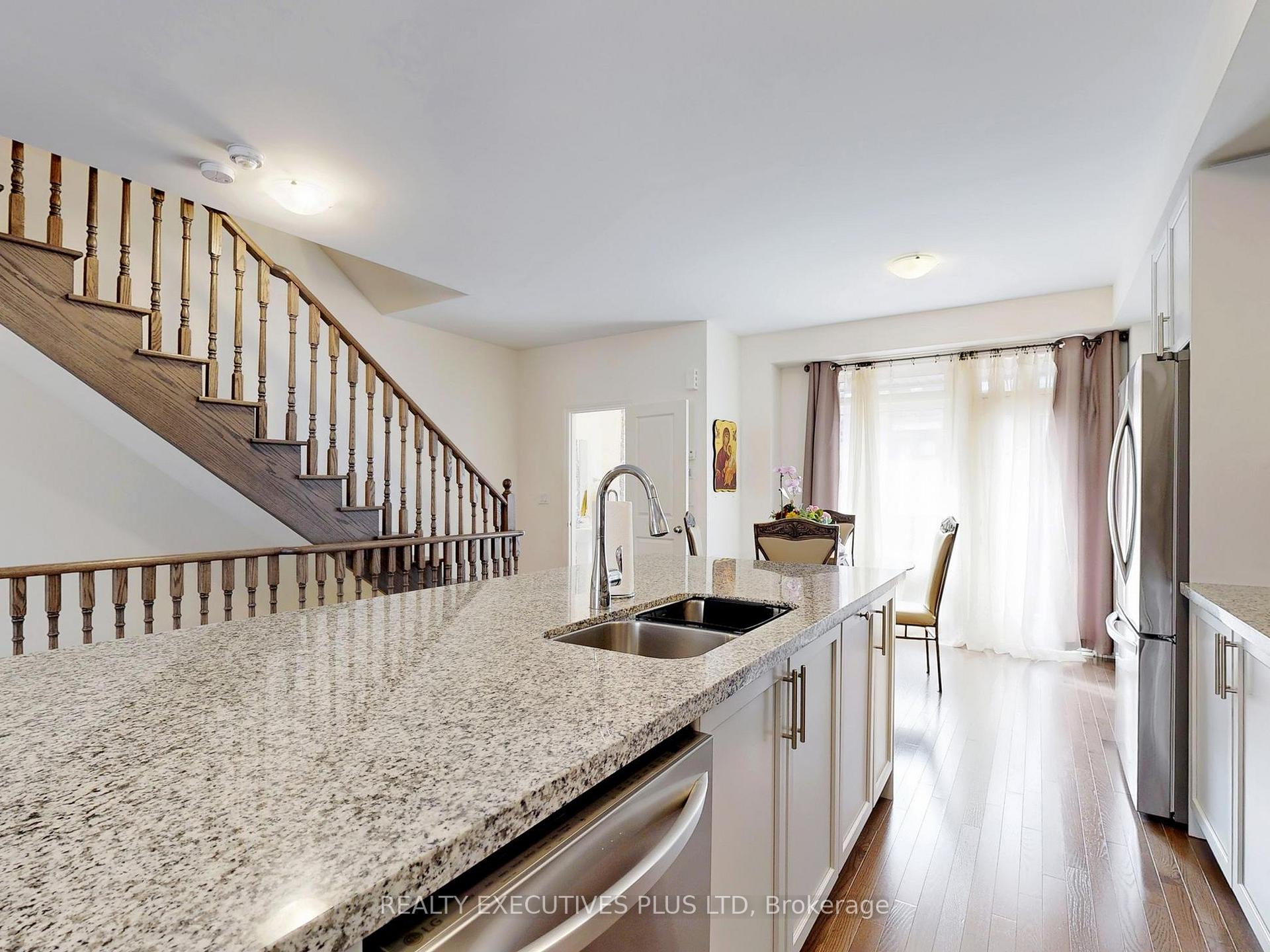 Photo 14 of 518 Danks Ridge Drive, Ajax, South East — HOMEH