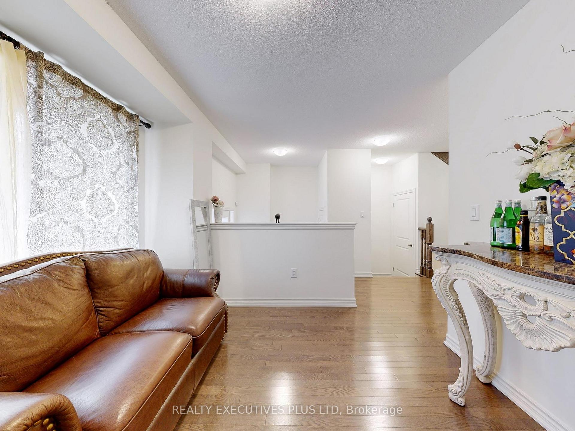 Photo 4 of 518 Danks Ridge Drive, Ajax, South East — HOMEH