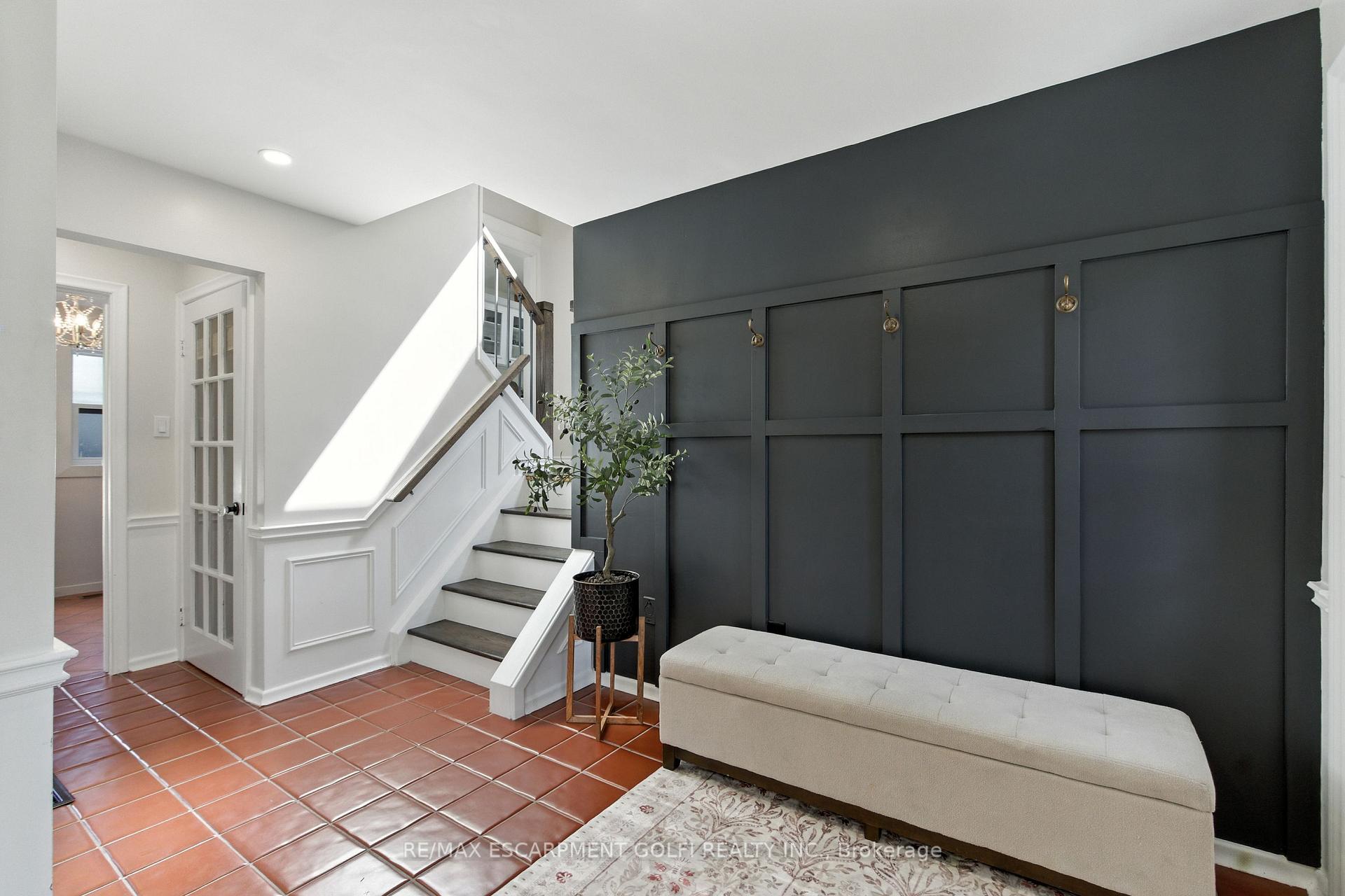 Photo 2 of 43 Belair Drive, Hamilton, Centremount — HOMEH