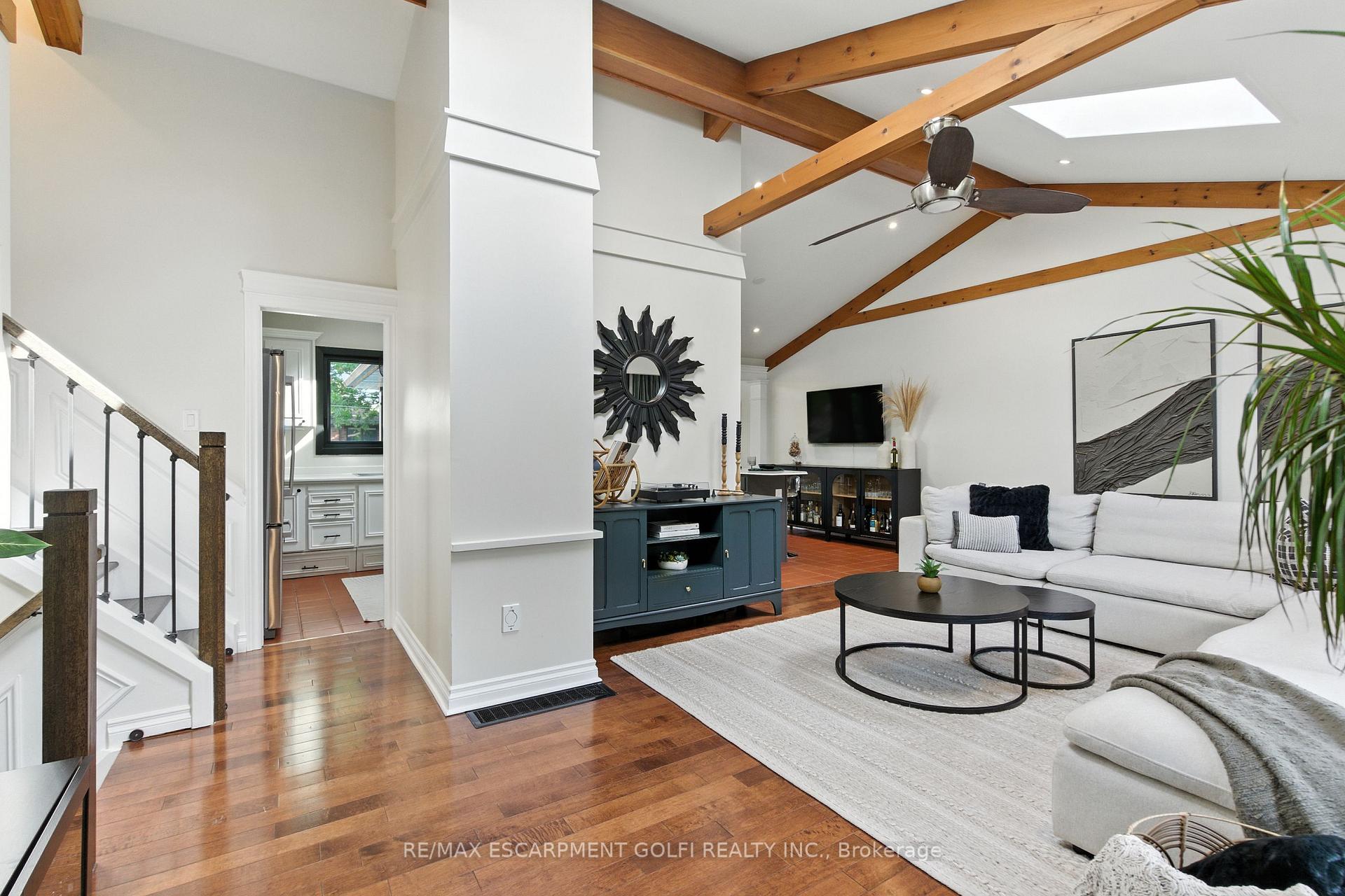 Photo 3 of 43 Belair Drive, Hamilton, Centremount — HOMEH
