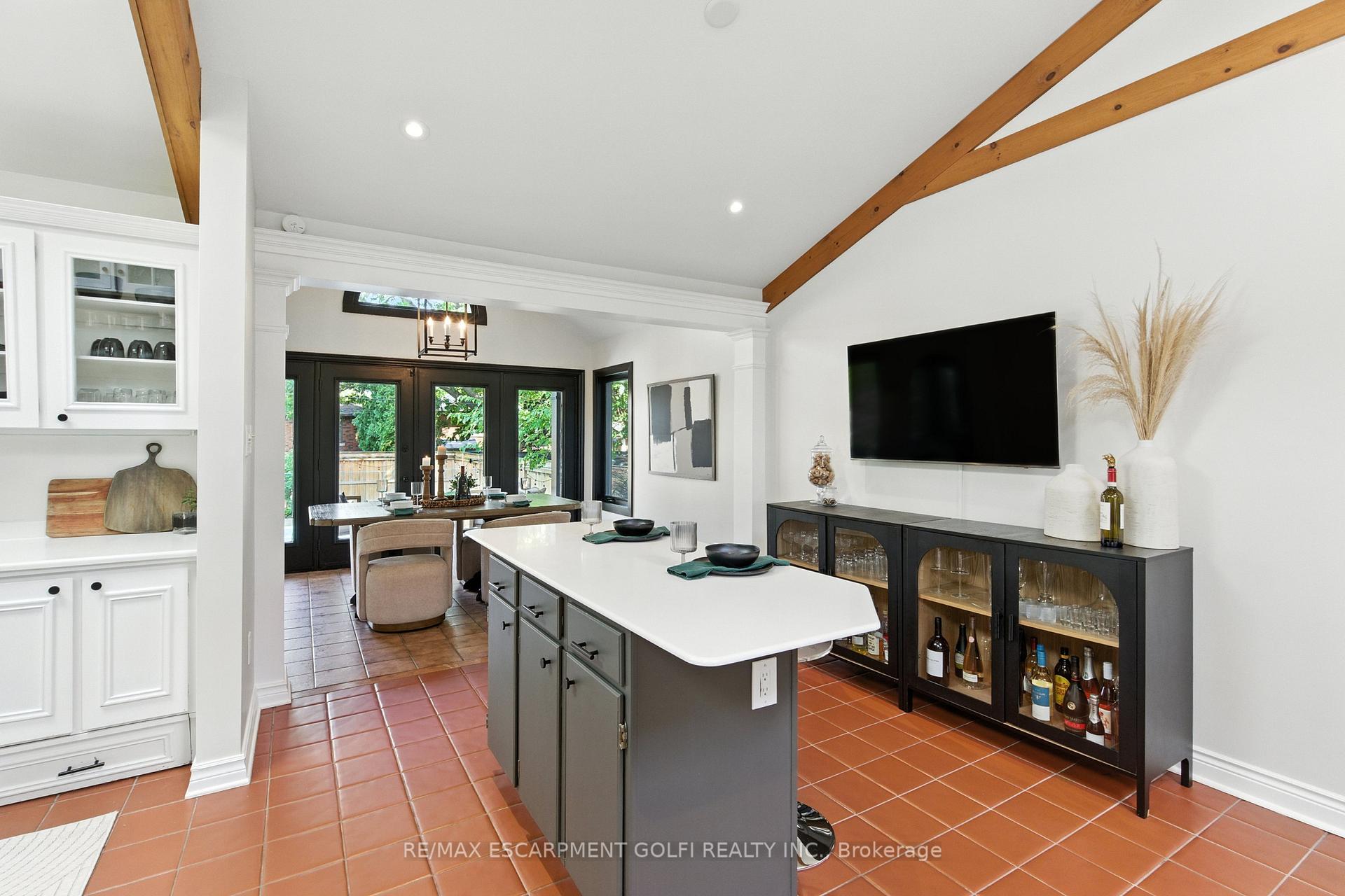 Photo 9 of 43 Belair Drive, Hamilton, Centremount — HOMEH