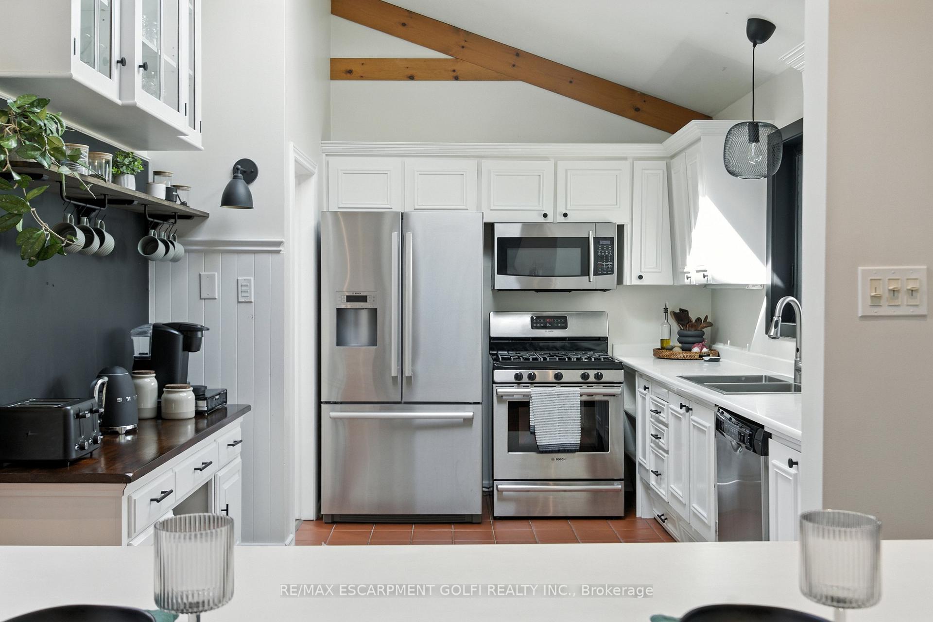 Photo 1 of 43 Belair Drive, Hamilton, Centremount — HOMEH
