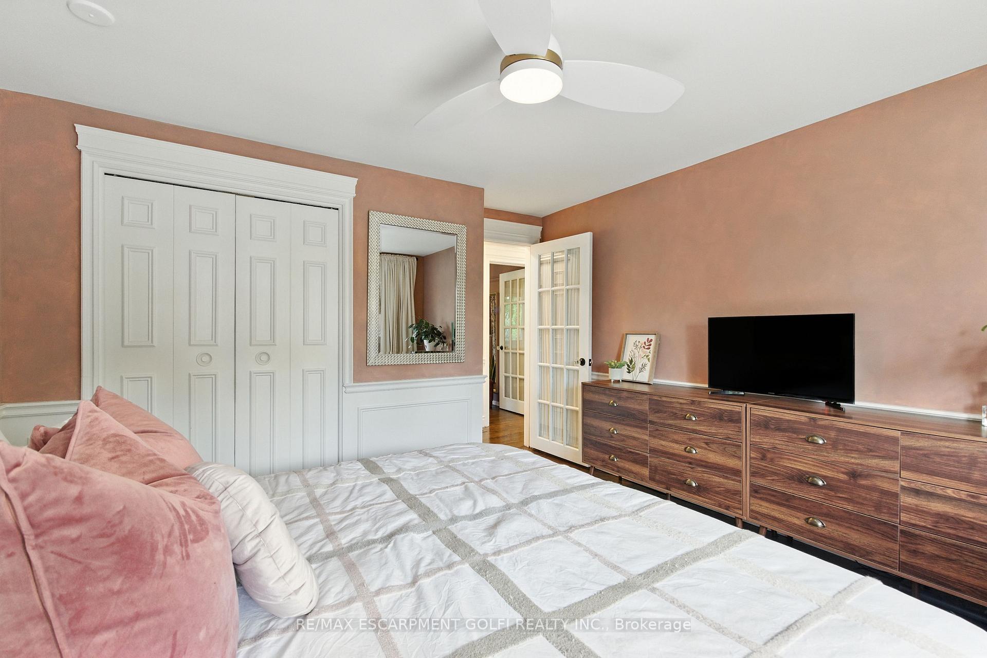 Photo 15 of 43 Belair Drive, Hamilton, Centremount — HOMEH