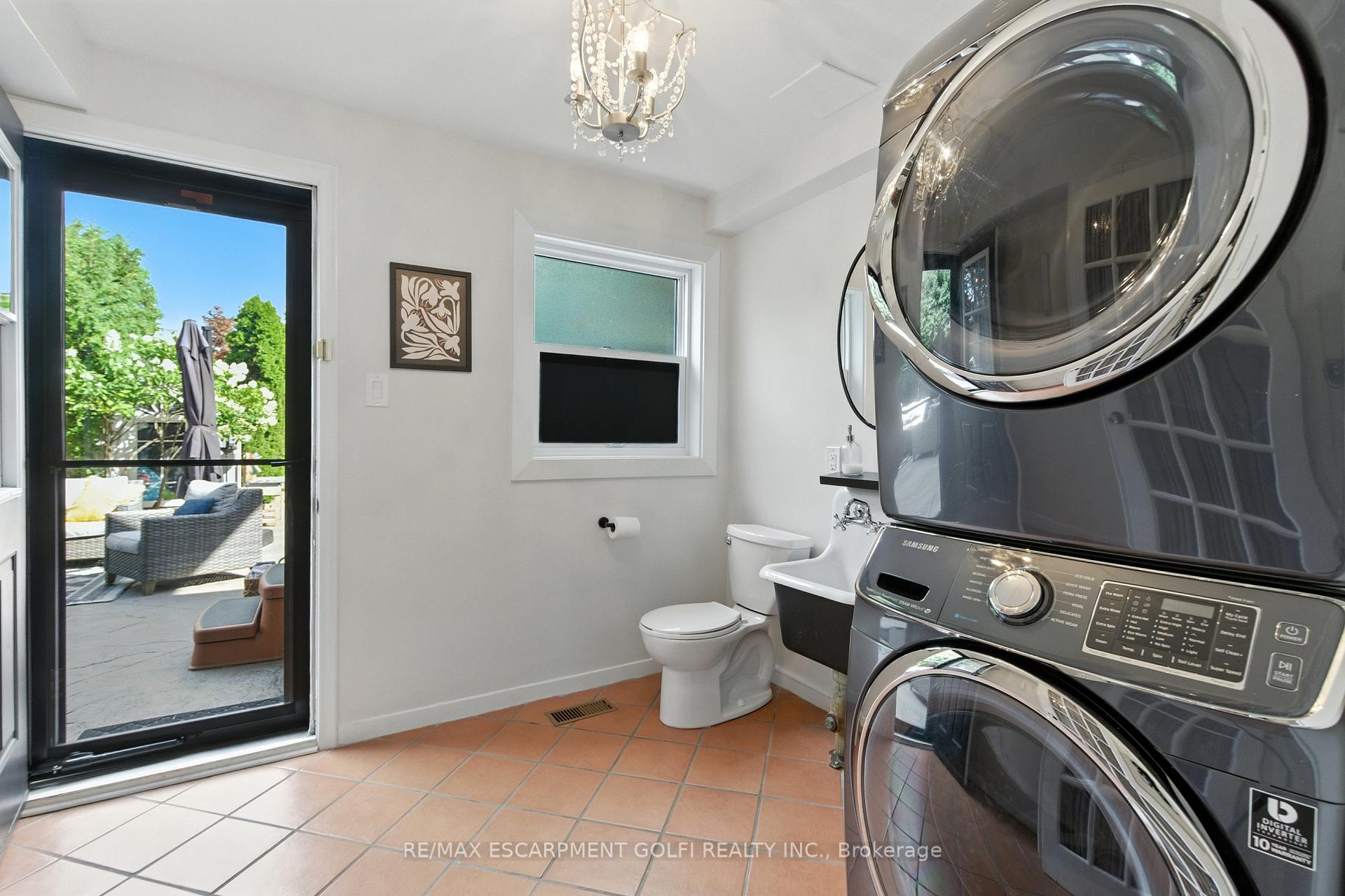 Photo 23 of 43 Belair Drive, Hamilton, Centremount — HOMEH