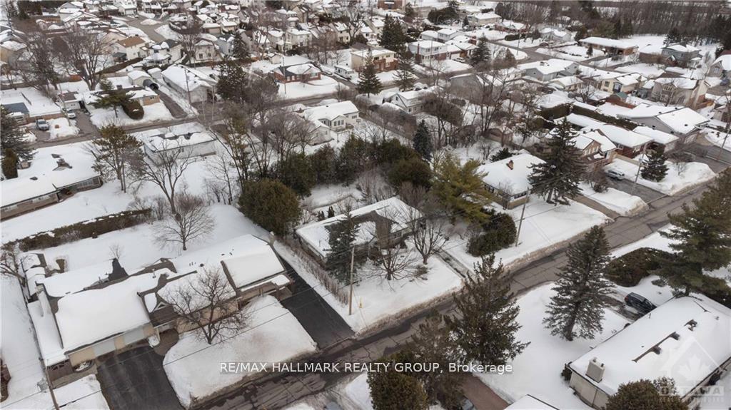 Photo 3 of 999 Laporte Street, Ottawa, Beacon Hill South — HOMEH