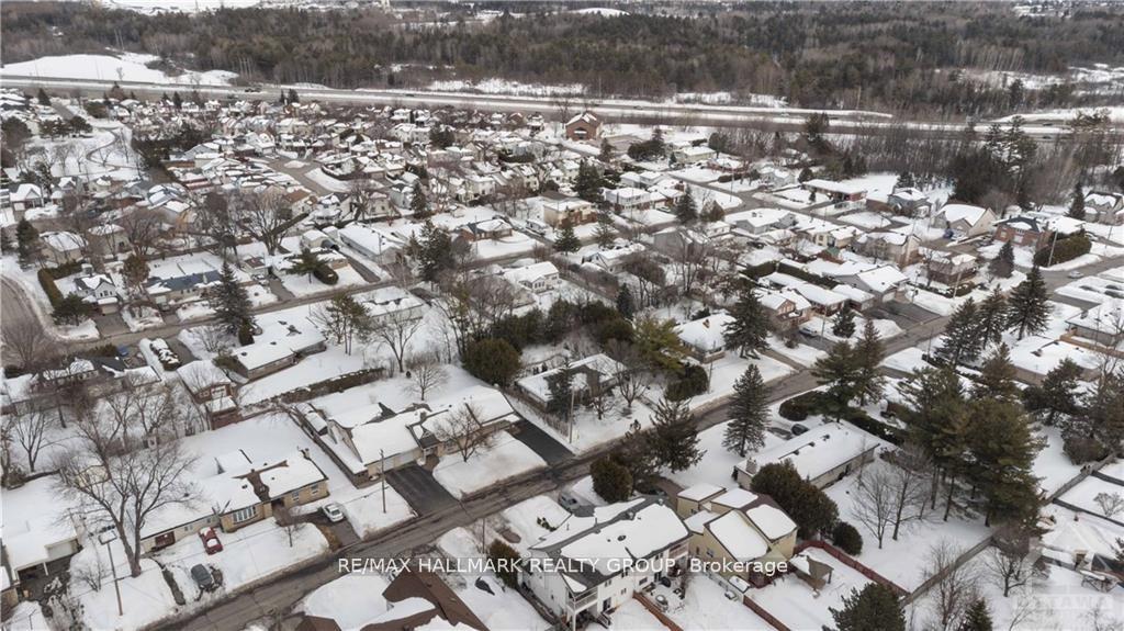 Photo 15 of 999 Laporte Street, Ottawa, Beacon Hill South — HOMEH
