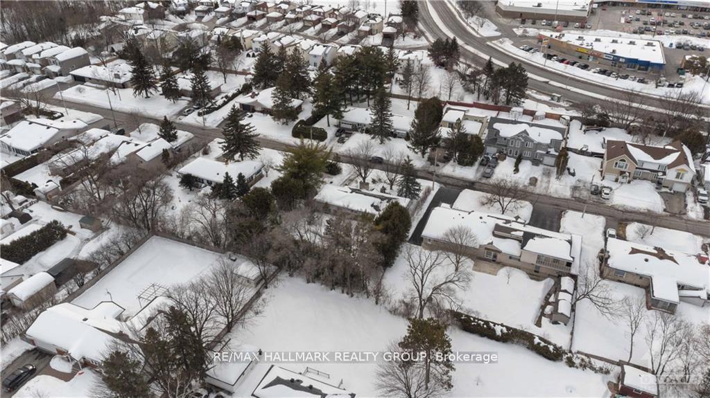 Photo 10 of 999 Laporte Street, Ottawa, Beacon Hill South — HOMEH