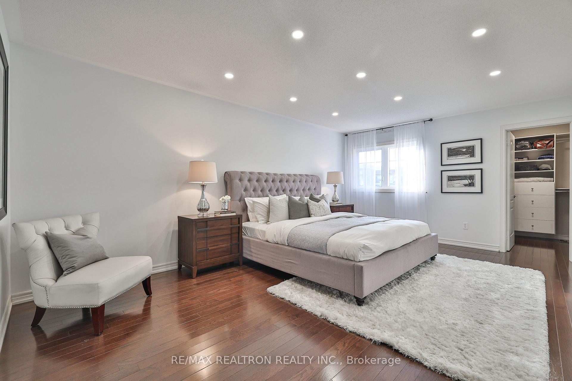 Photo 14 of 42 Southvale Drive, Vaughan, Patterson — HOMEH