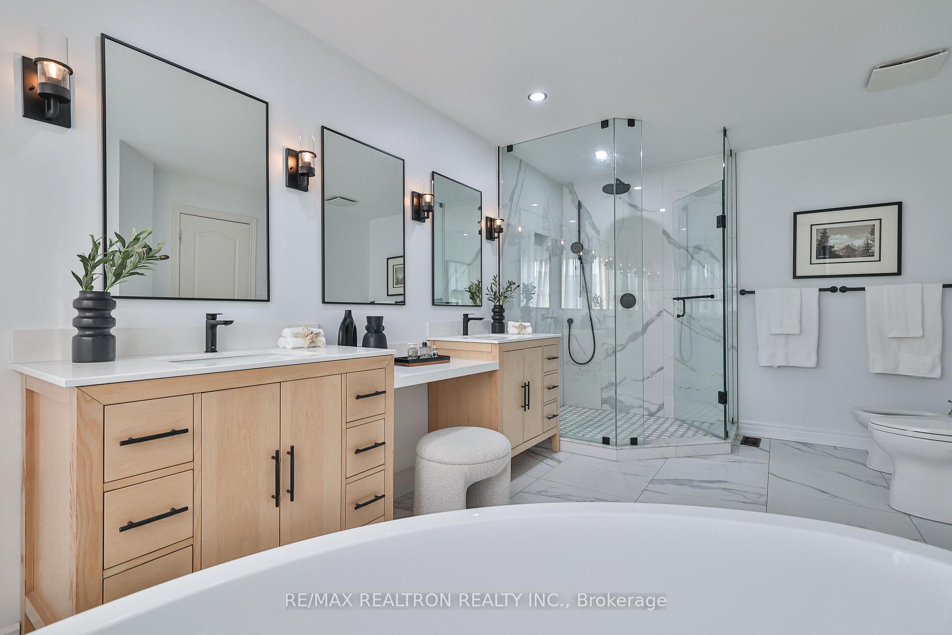 Photo 22 of 42 Southvale Drive, Vaughan, Patterson — HOMEH
