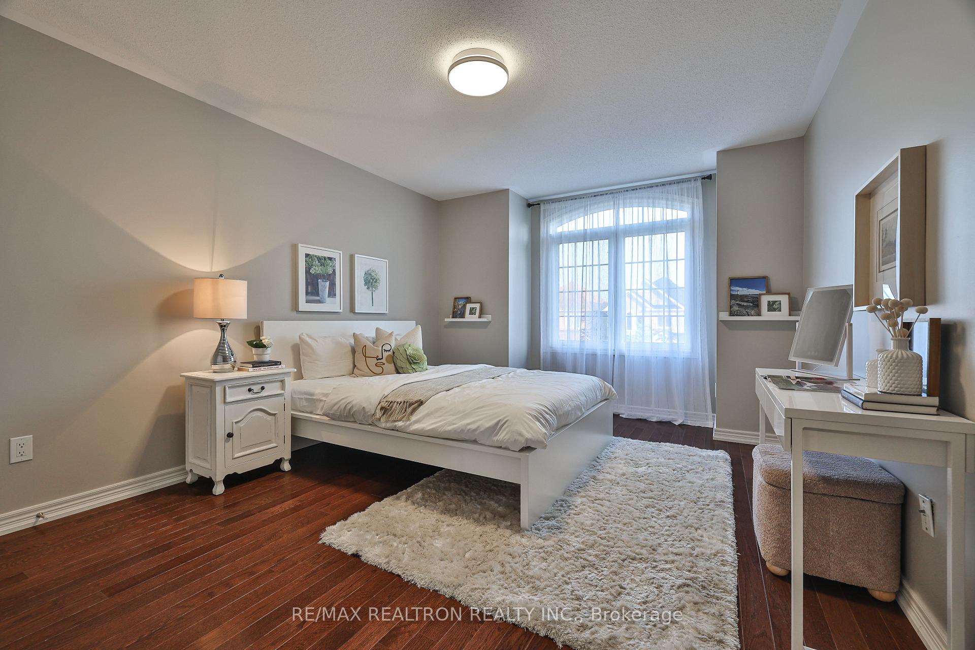 Photo 23 of 42 Southvale Drive, Vaughan, Patterson — HOMEH
