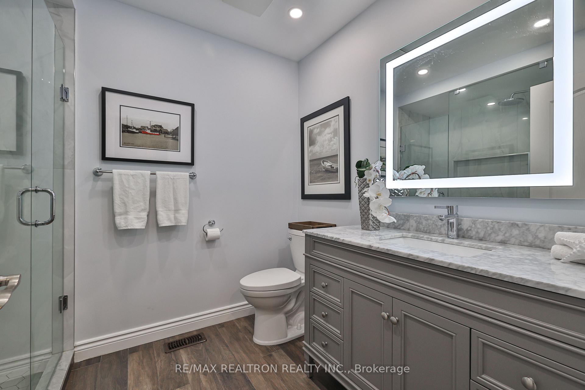 Photo 16 of 42 Southvale Drive, Vaughan, Patterson — HOMEH