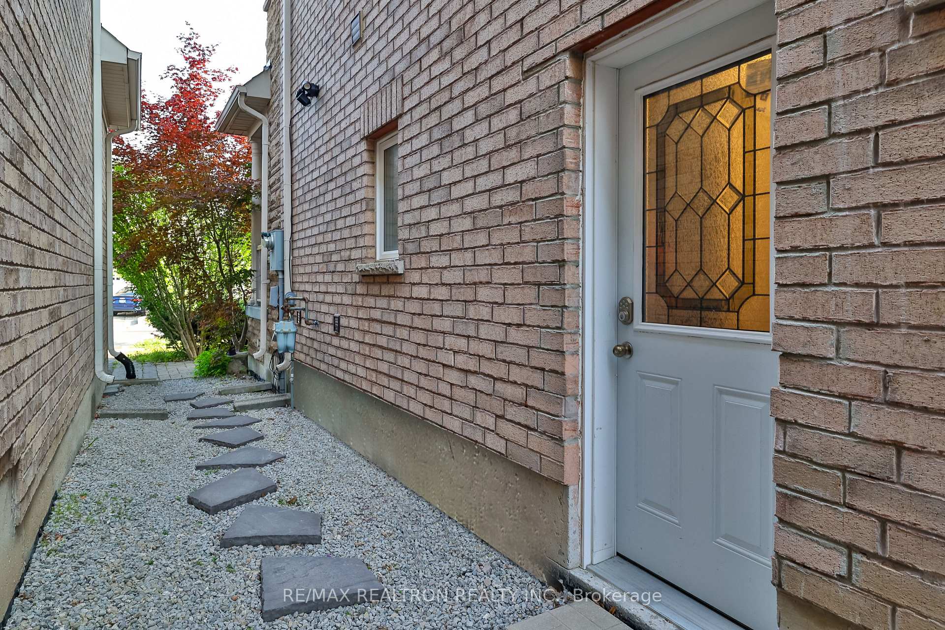 Photo 20 of 42 Southvale Drive, Vaughan, Patterson — HOMEH