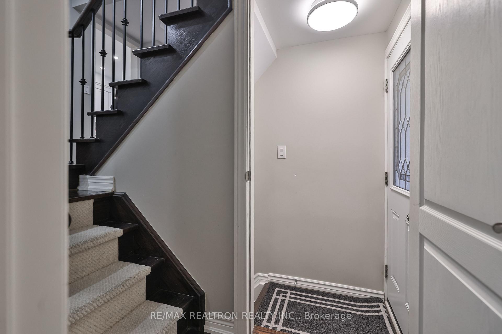 Photo 17 of 42 Southvale Drive, Vaughan, Patterson — HOMEH