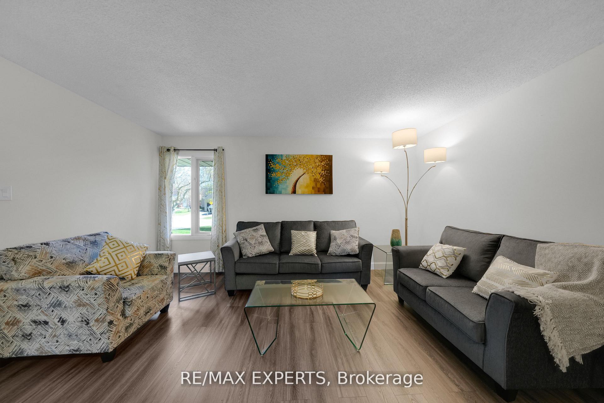 Photo 10 of 10 Wallace Drive, Barrie, Northwest — HOMEH
