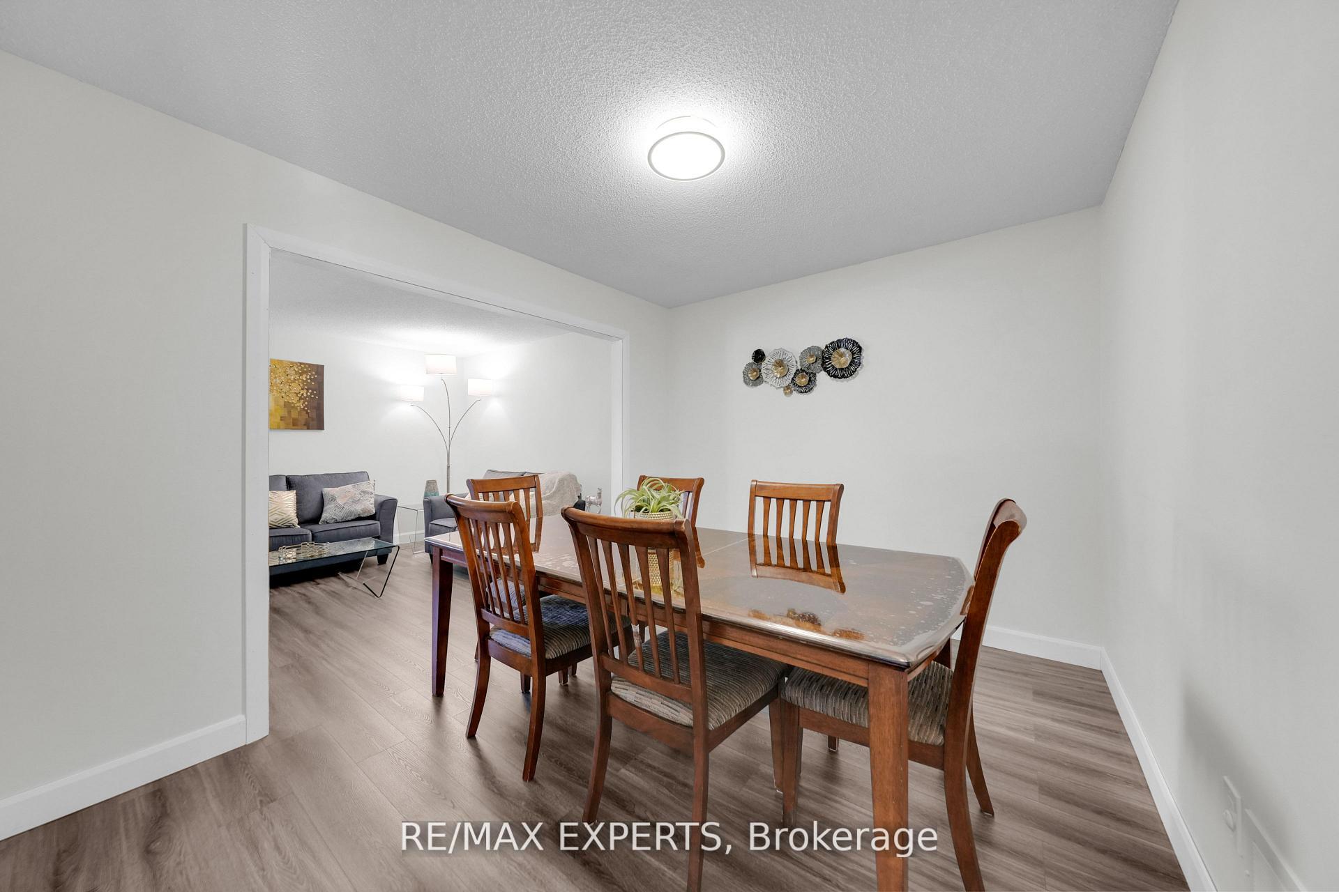 Photo 11 of 10 Wallace Drive, Barrie, Northwest — HOMEH