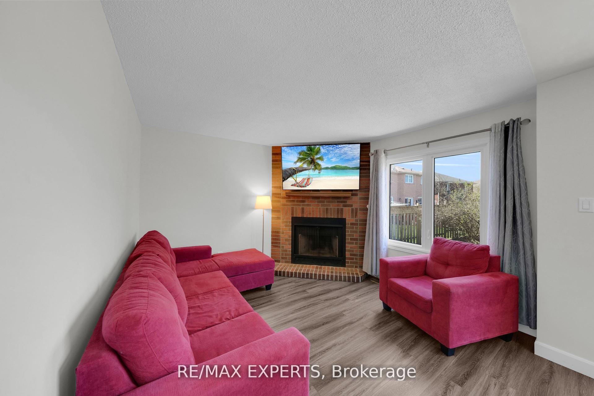 Photo 9 of 10 Wallace Drive, Barrie, Northwest — HOMEH