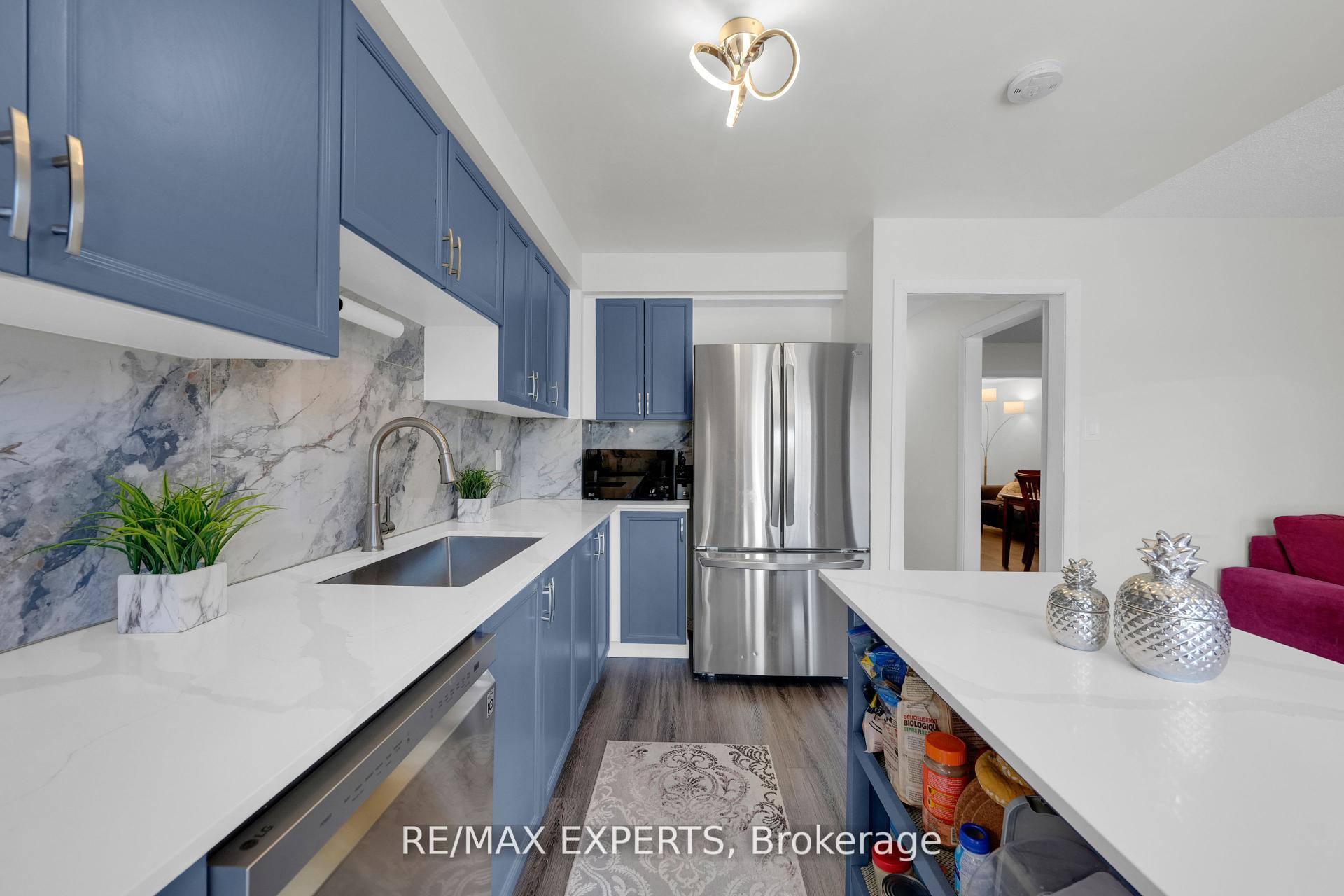 Photo 15 of 10 Wallace Drive, Barrie, Northwest — HOMEH