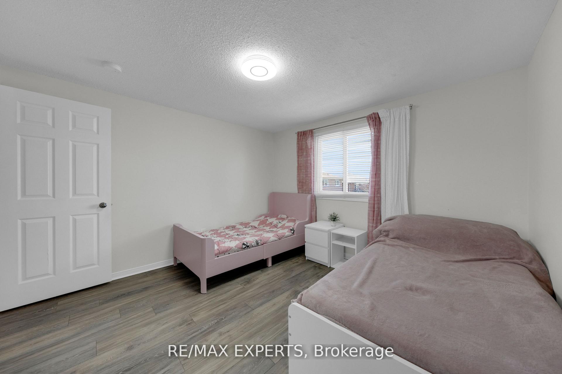 Photo 19 of 10 Wallace Drive, Barrie, Northwest — HOMEH