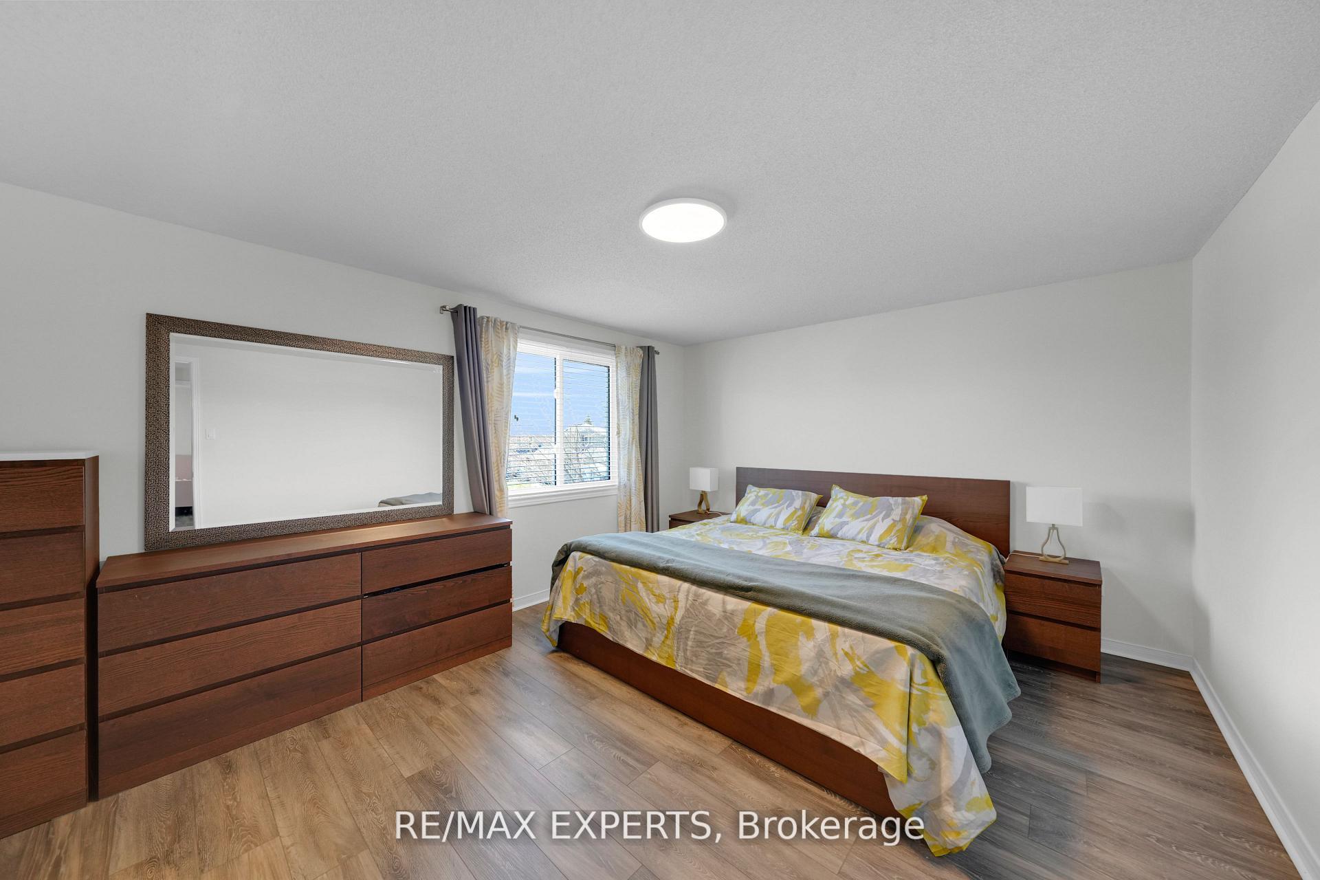 Photo 26 of 10 Wallace Drive, Barrie, Northwest — HOMEH