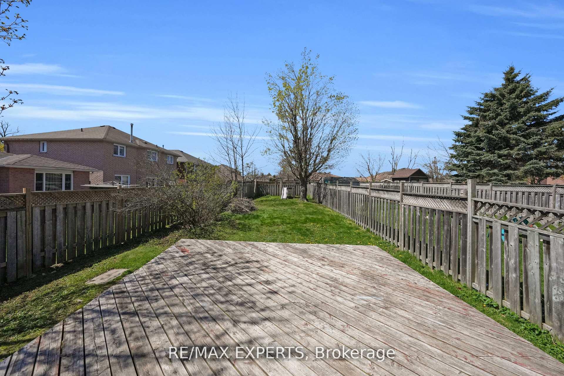 Photo 29 of 10 Wallace Drive, Barrie, Northwest — HOMEH