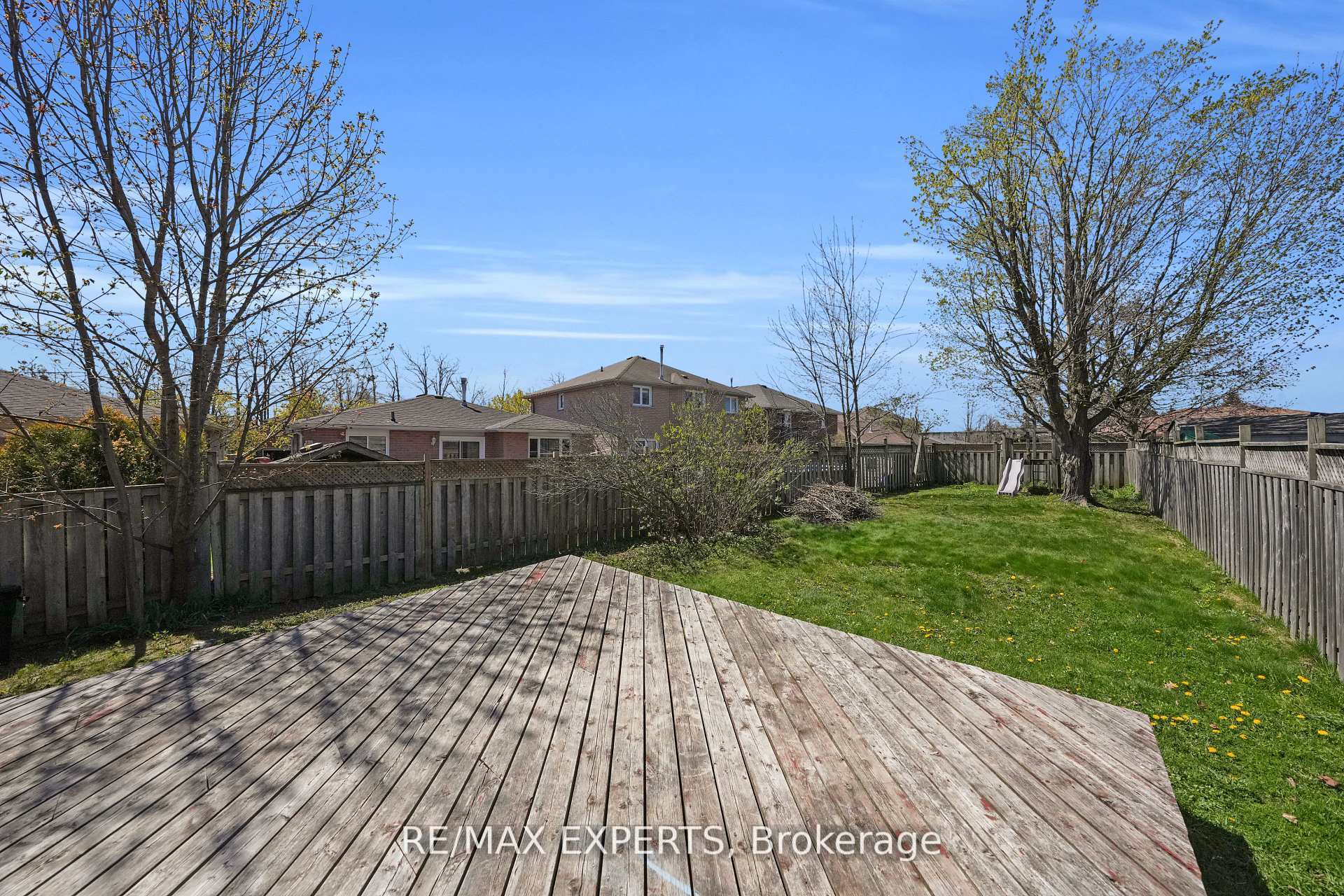 Photo 34 of 10 Wallace Drive, Barrie, Northwest — HOMEH