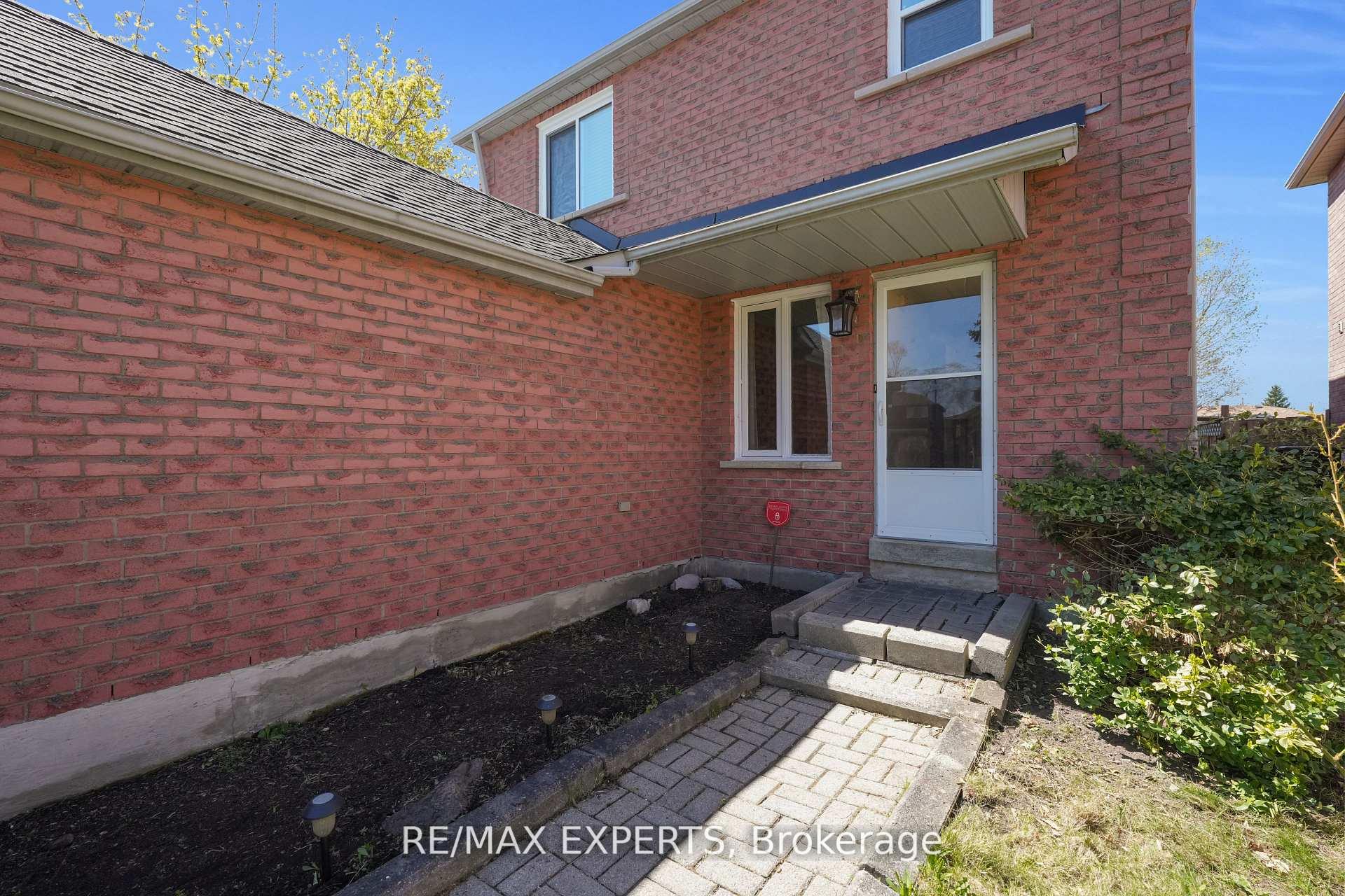 Photo 37 of 10 Wallace Drive, Barrie, Northwest — HOMEH