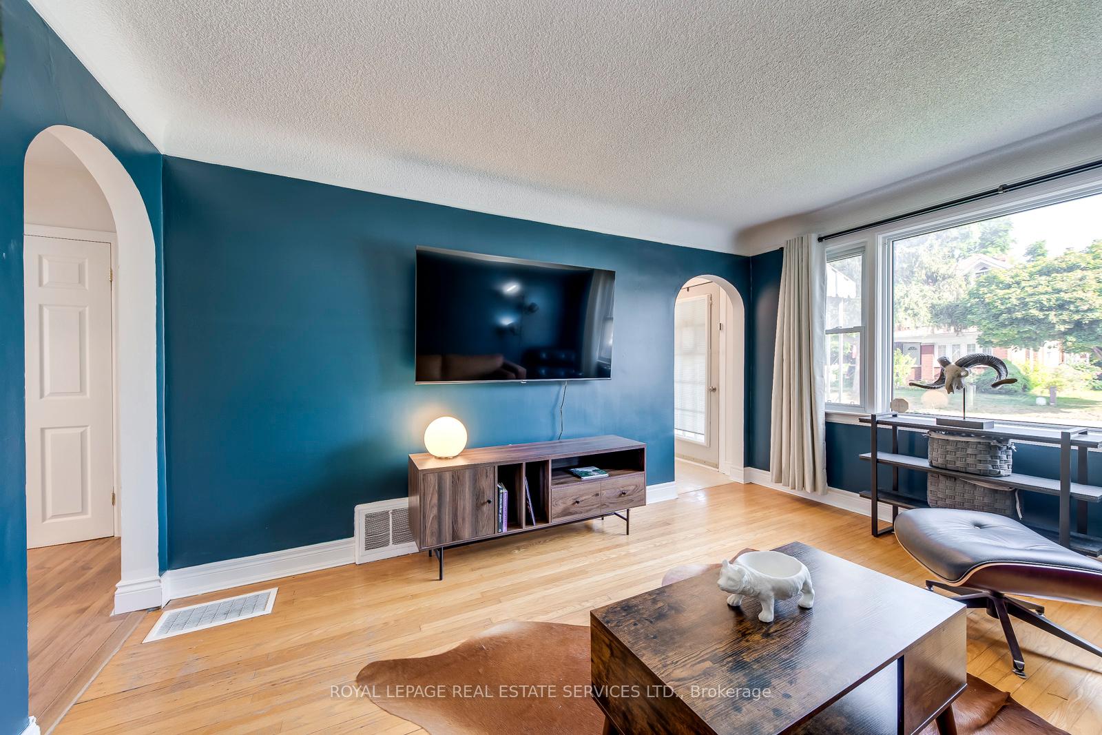 Photo 3 of 369 Mill Street, Kitchener — HOMEH