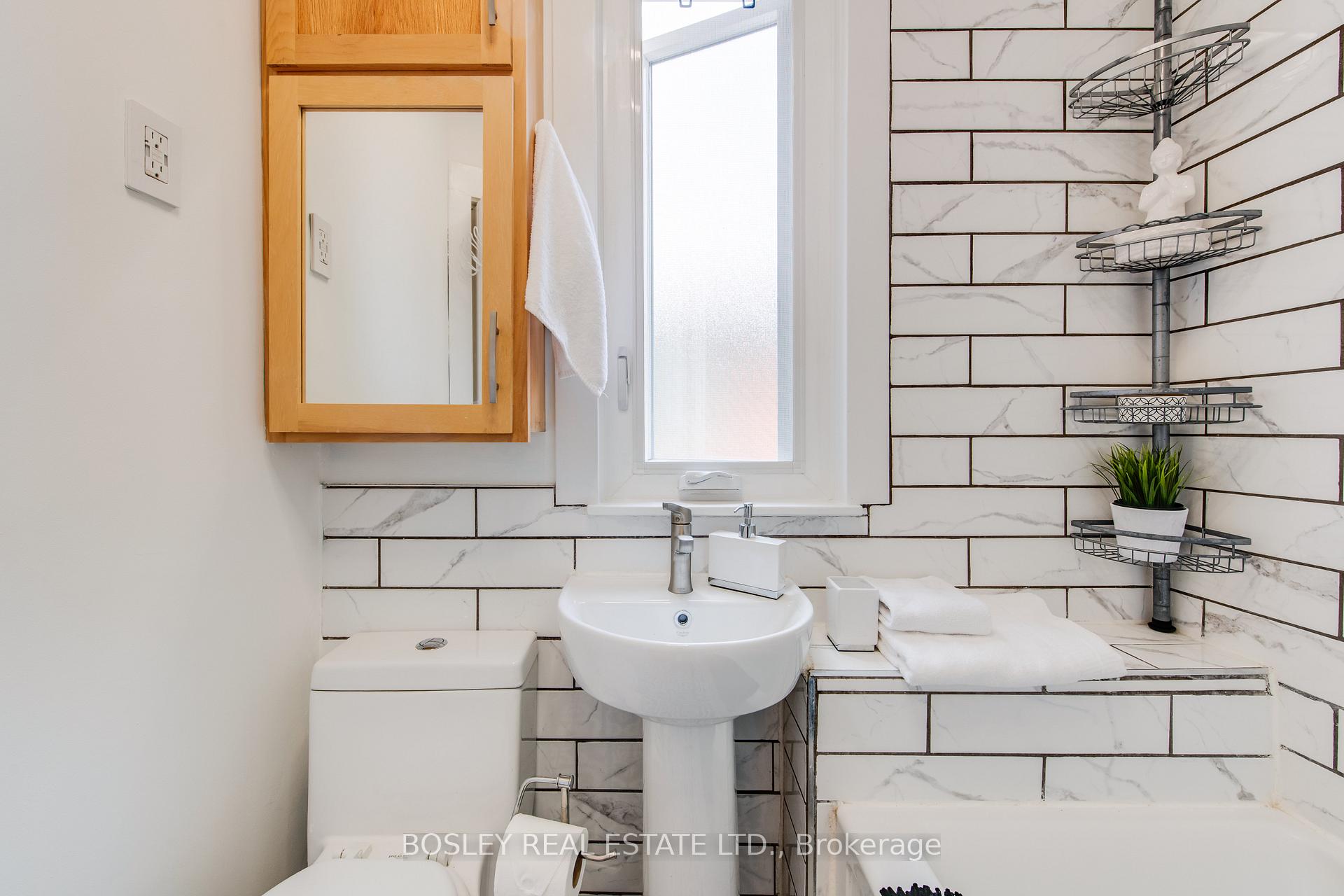 Photo 12 of 35 Winnifred Avenue, Toronto, South Riverdale — HOMEH