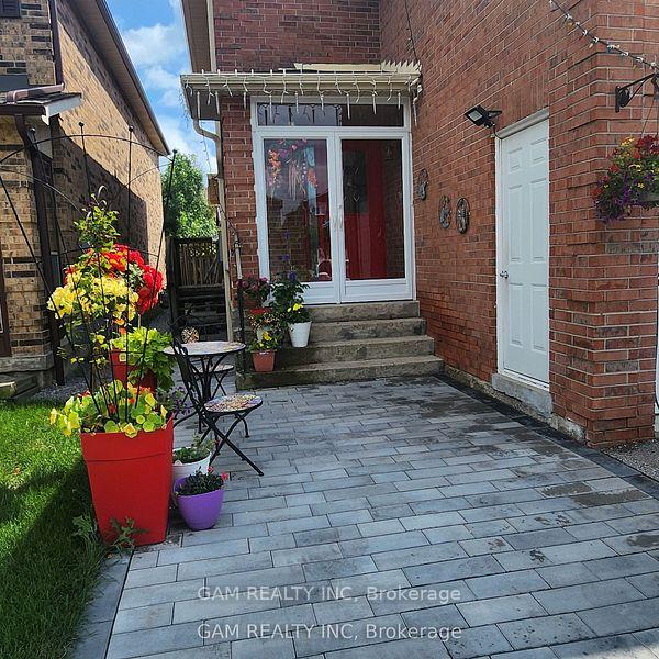 Photo 1 of Unit Lower level, 58 Ebby Avenue, Brampton, Heart Lake West — HOMEH