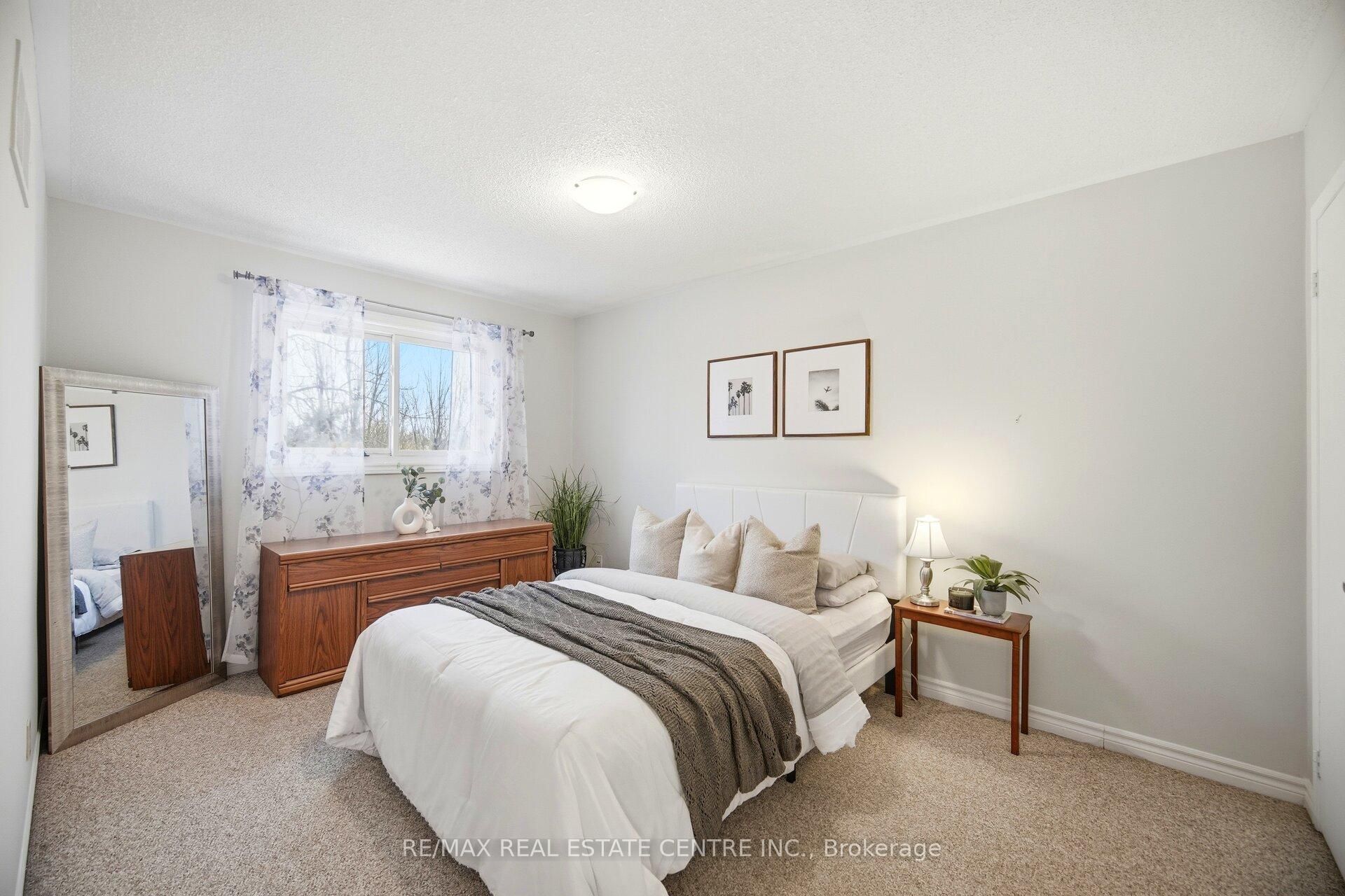 Photo 11 of 61 Sunforest Drive, Brampton, Heart Lake West — HOMEH