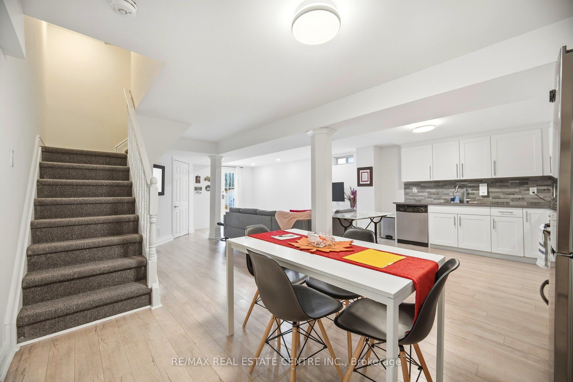 Photo 21 of 61 Sunforest Drive, Brampton, Heart Lake West — HOMEH