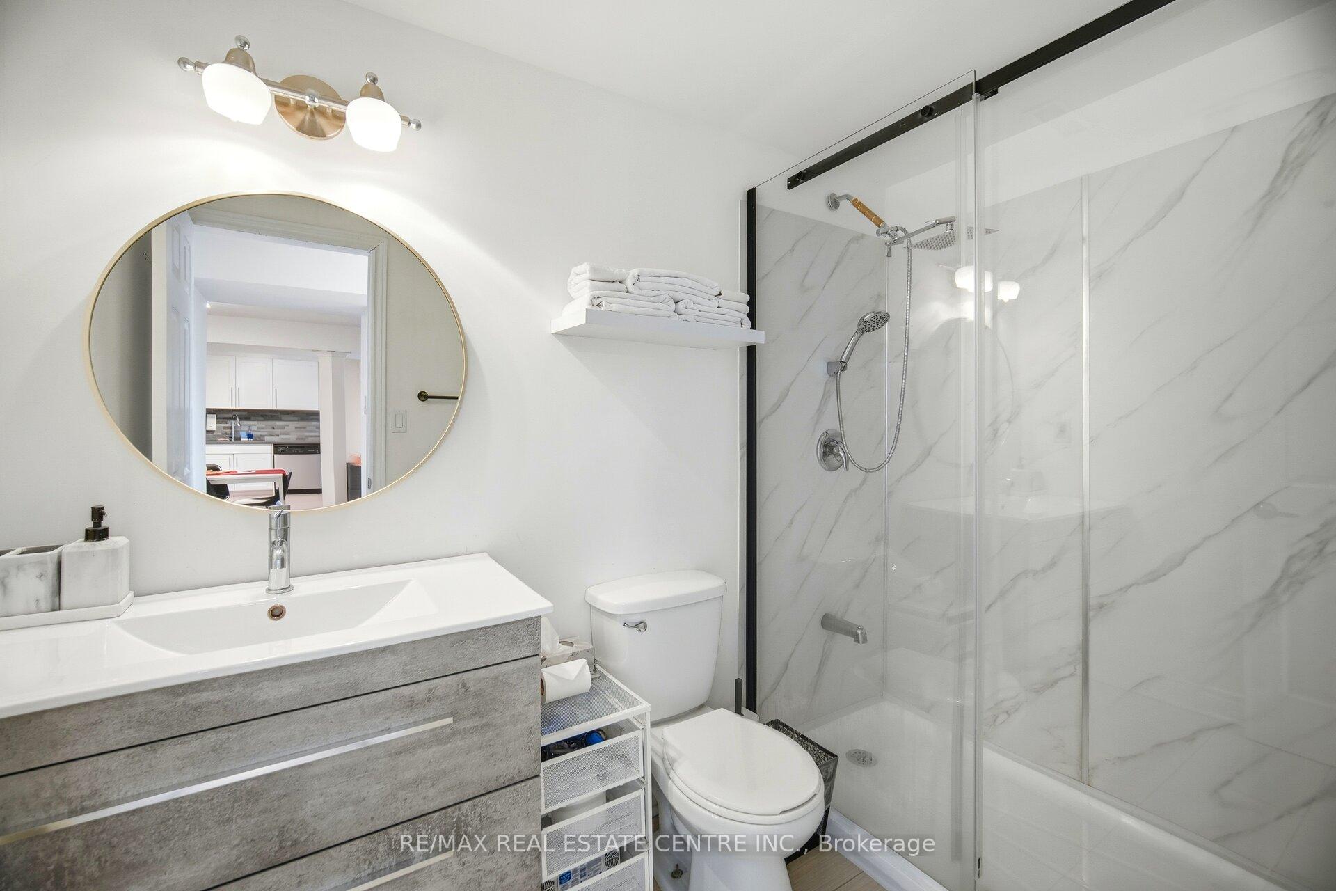 Photo 19 of 61 Sunforest Drive, Brampton, Heart Lake West — HOMEH