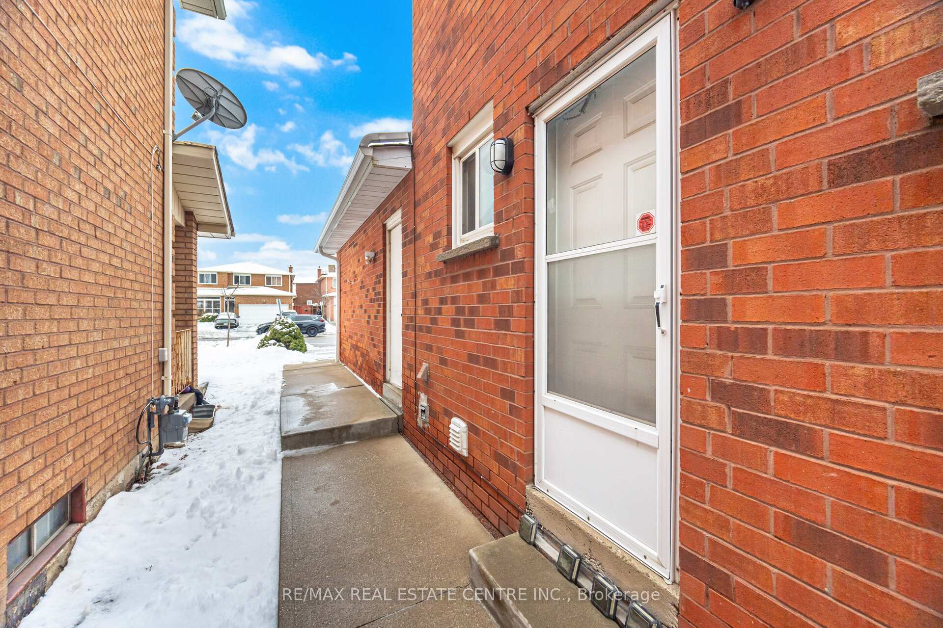 Photo 46 of 61 Sunforest Drive, Brampton, Heart Lake West — HOMEH