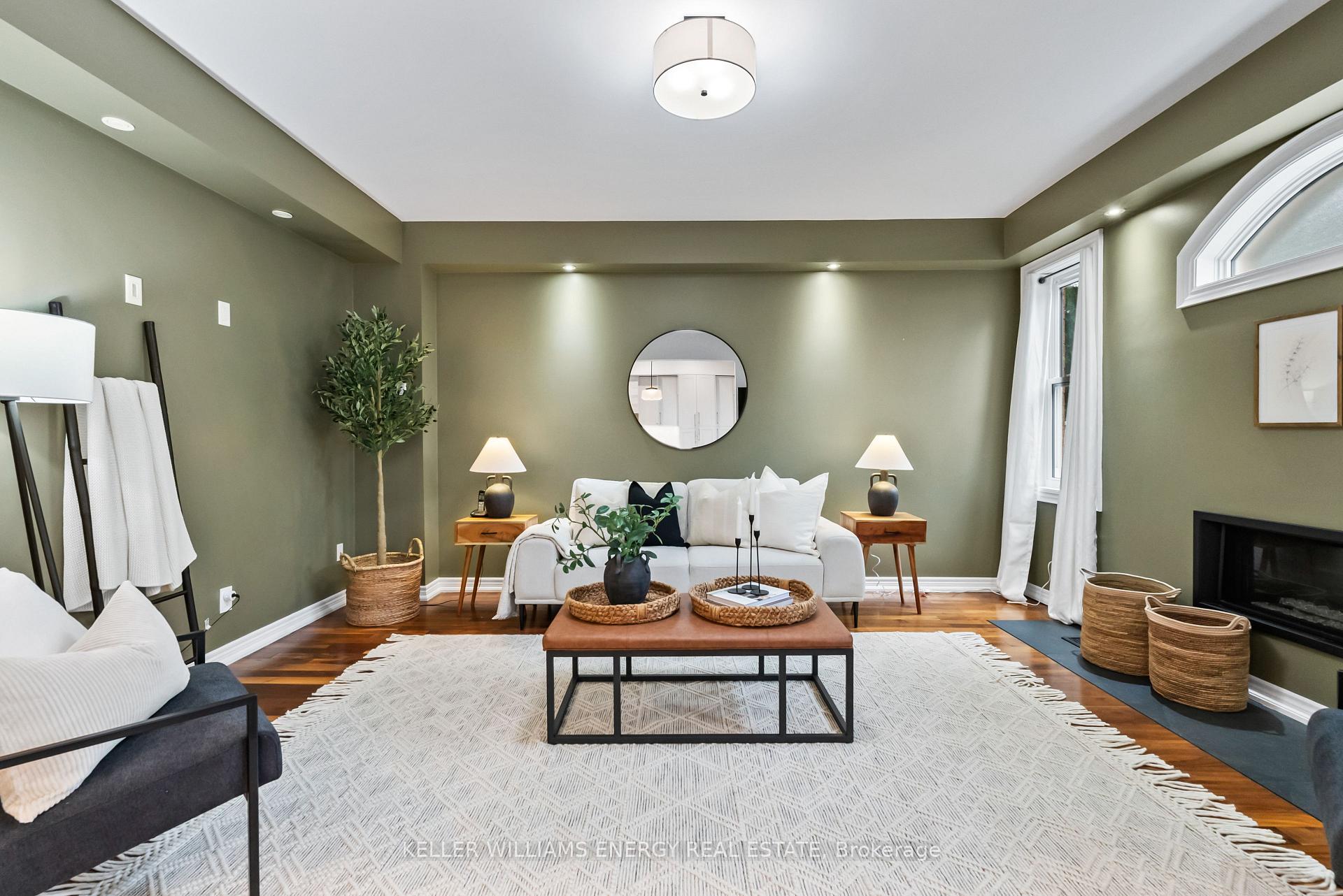 Photo 5 of 29 Melody Drive, Whitby, Brooklin — HOMEH