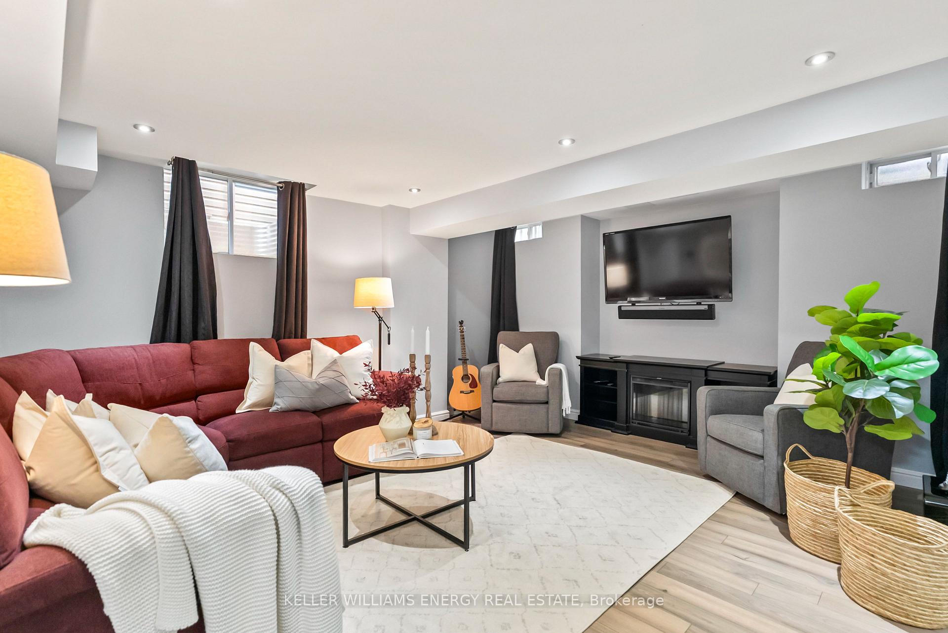 Photo 38 of 29 Melody Drive, Whitby, Brooklin — HOMEH