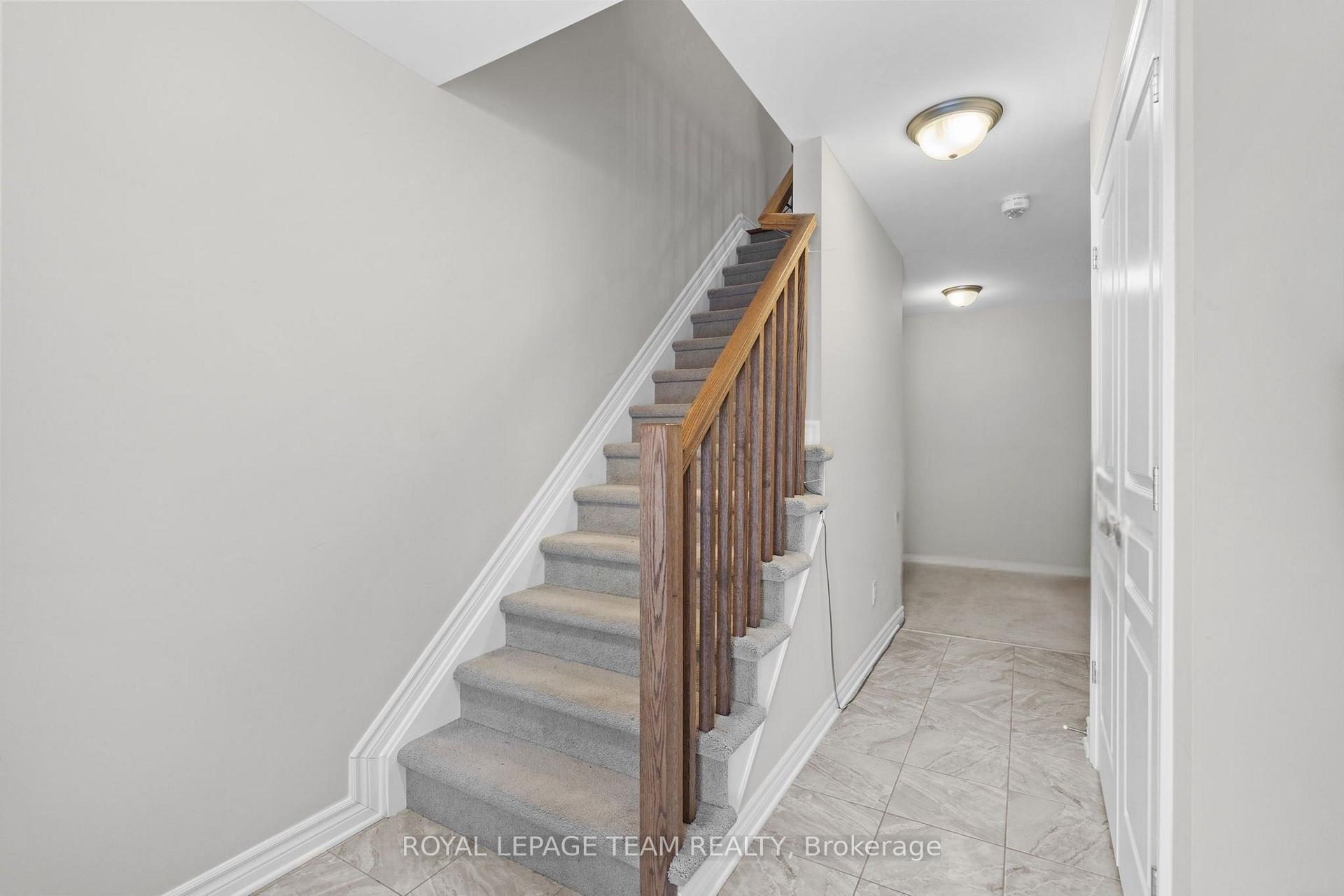 Photo 16 of 110 Stockholm Private, Ottawa, Riverside South/Gloucester Glen — HOMEH