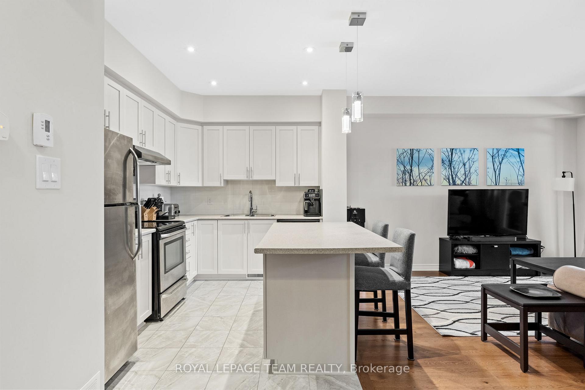 Photo 19 of 110 Stockholm Private, Ottawa, Riverside South/Gloucester Glen — HOMEH