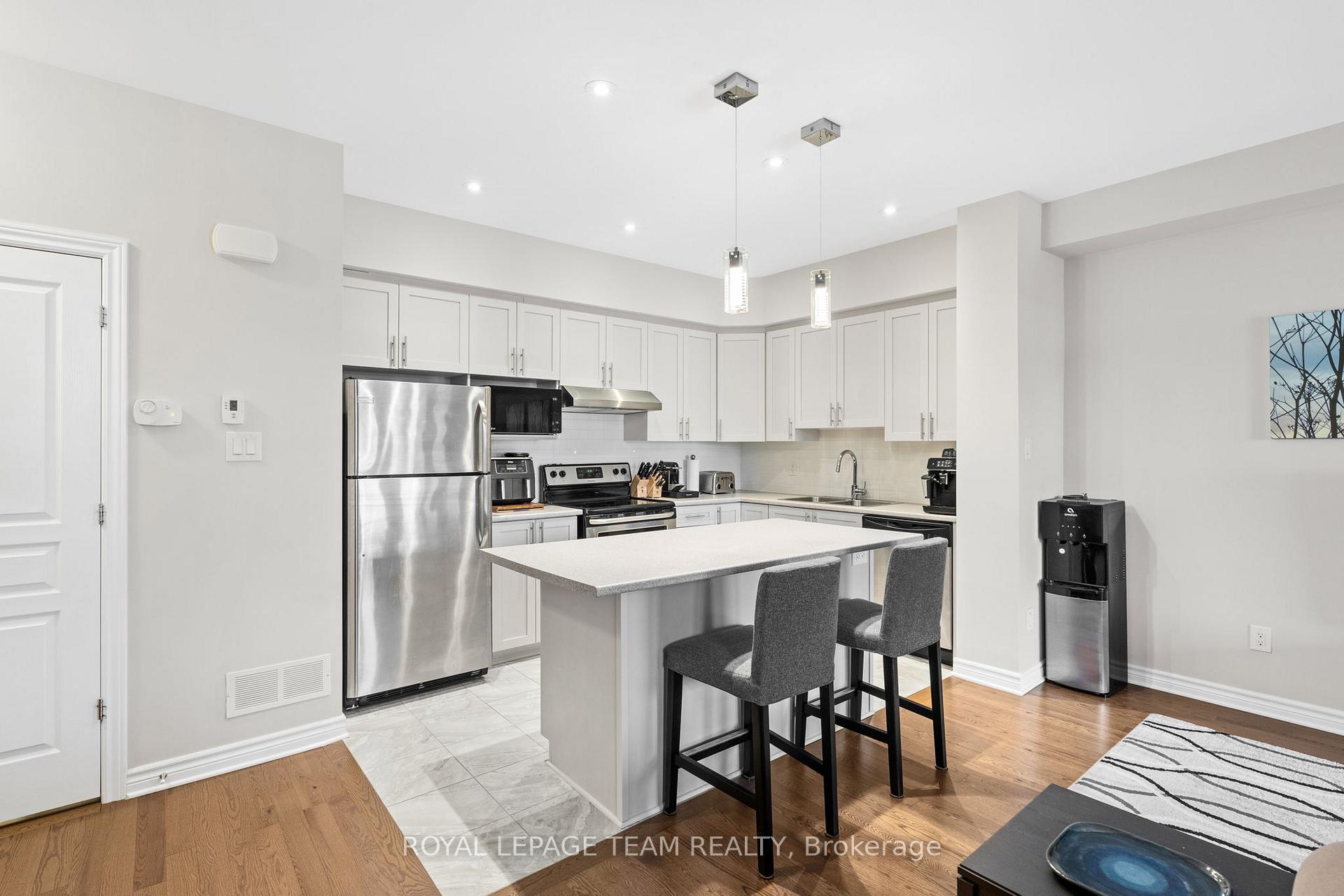Photo 7 of 110 Stockholm Private, Ottawa, Riverside South/Gloucester Glen — HOMEH