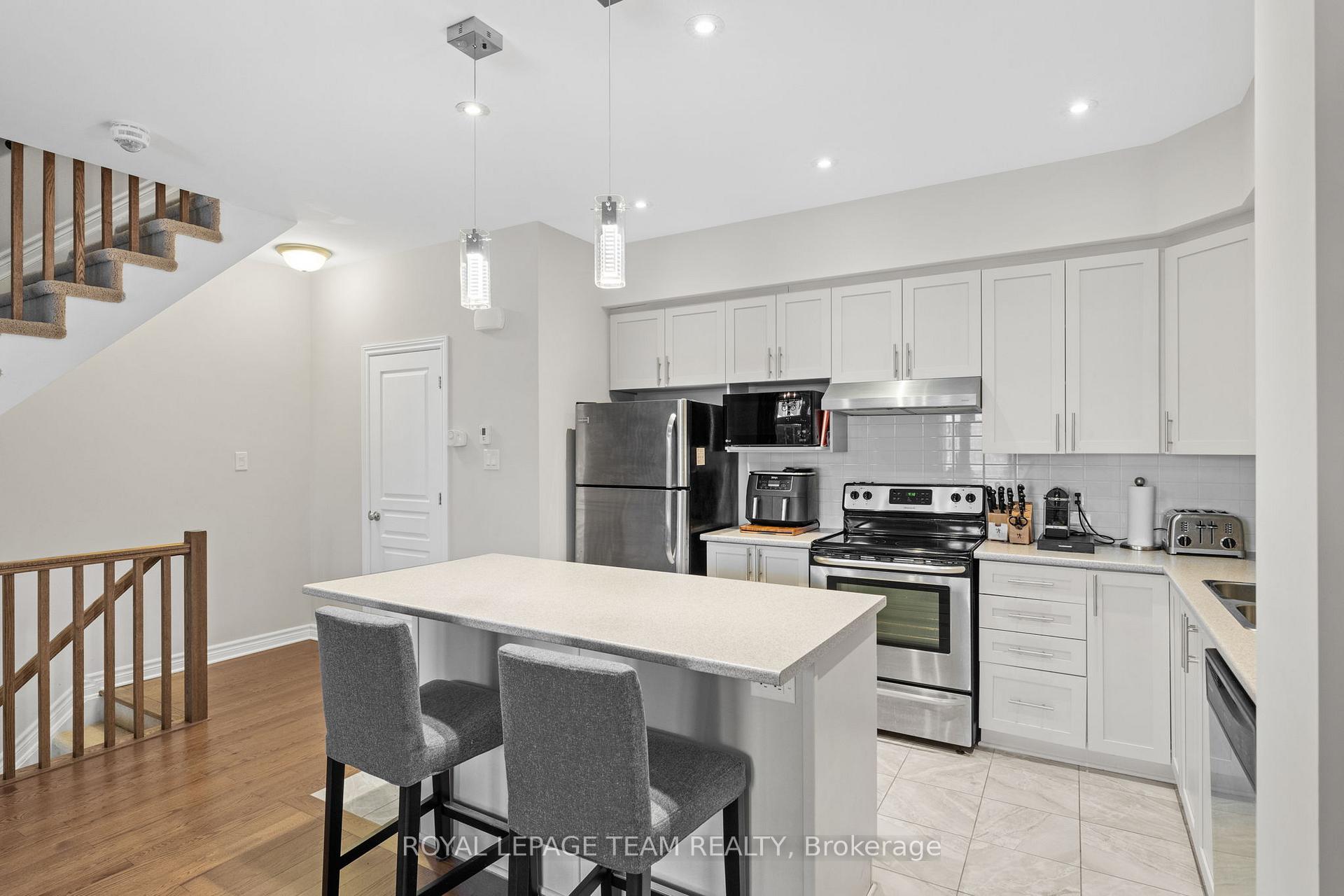 Photo 26 of 110 Stockholm Private, Ottawa, Riverside South/Gloucester Glen — HOMEH