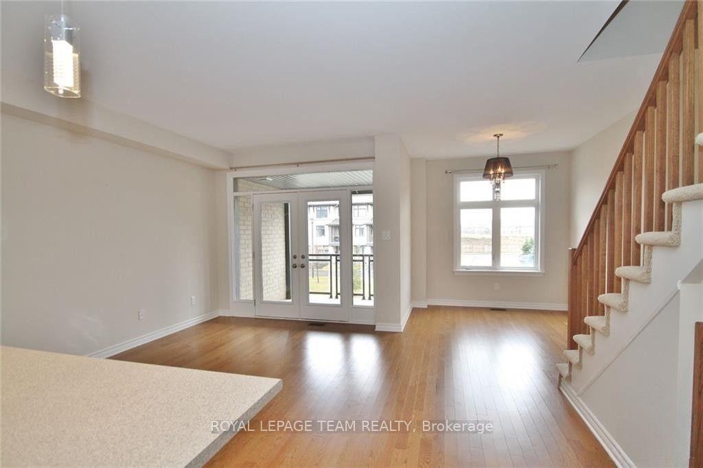 Photo 8 of 110 Stockholm Private, Ottawa, Riverside South/Gloucester Glen — HOMEH